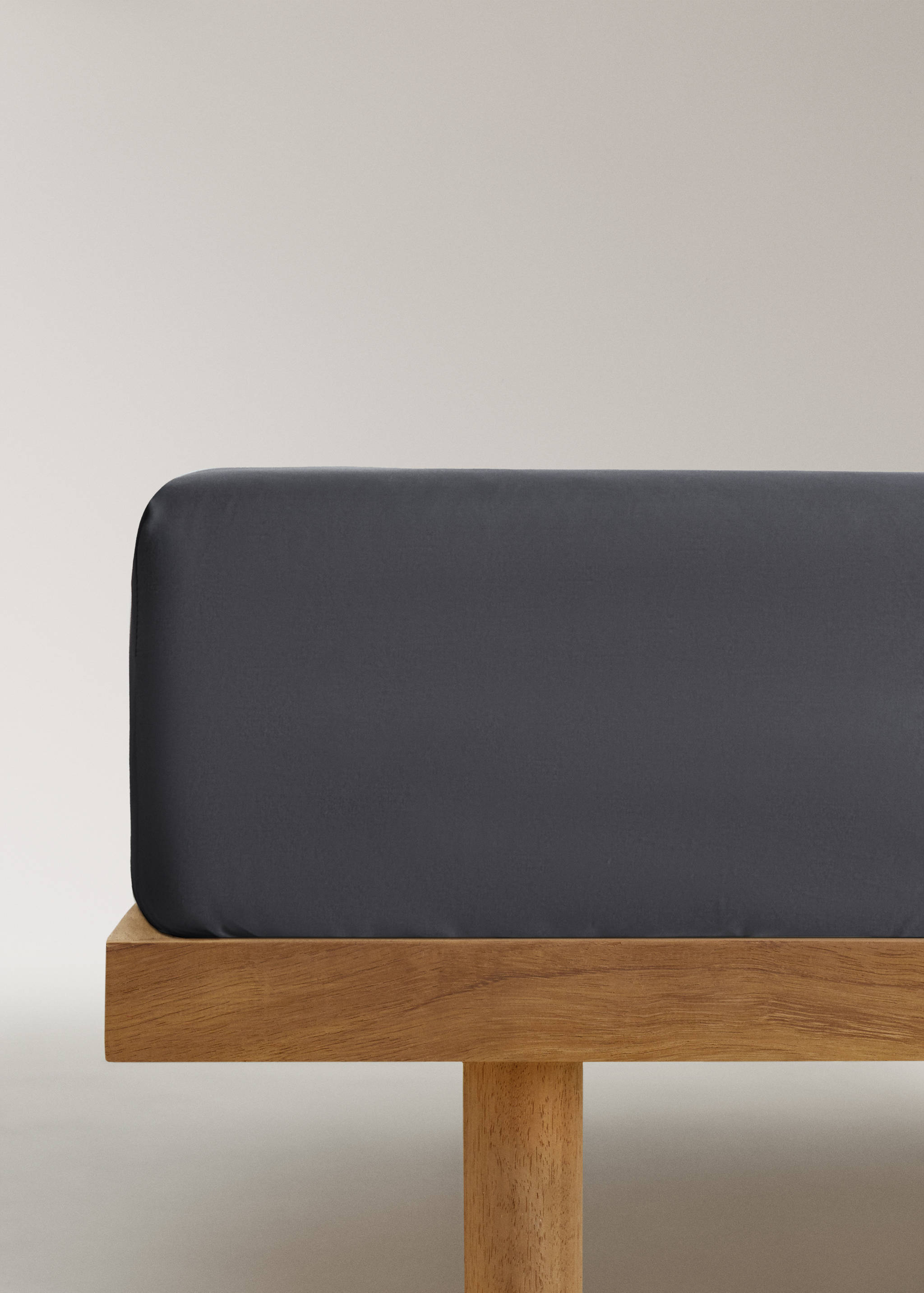 600-thread satin cotton fitted sheet for 200 cm bed - Article without model