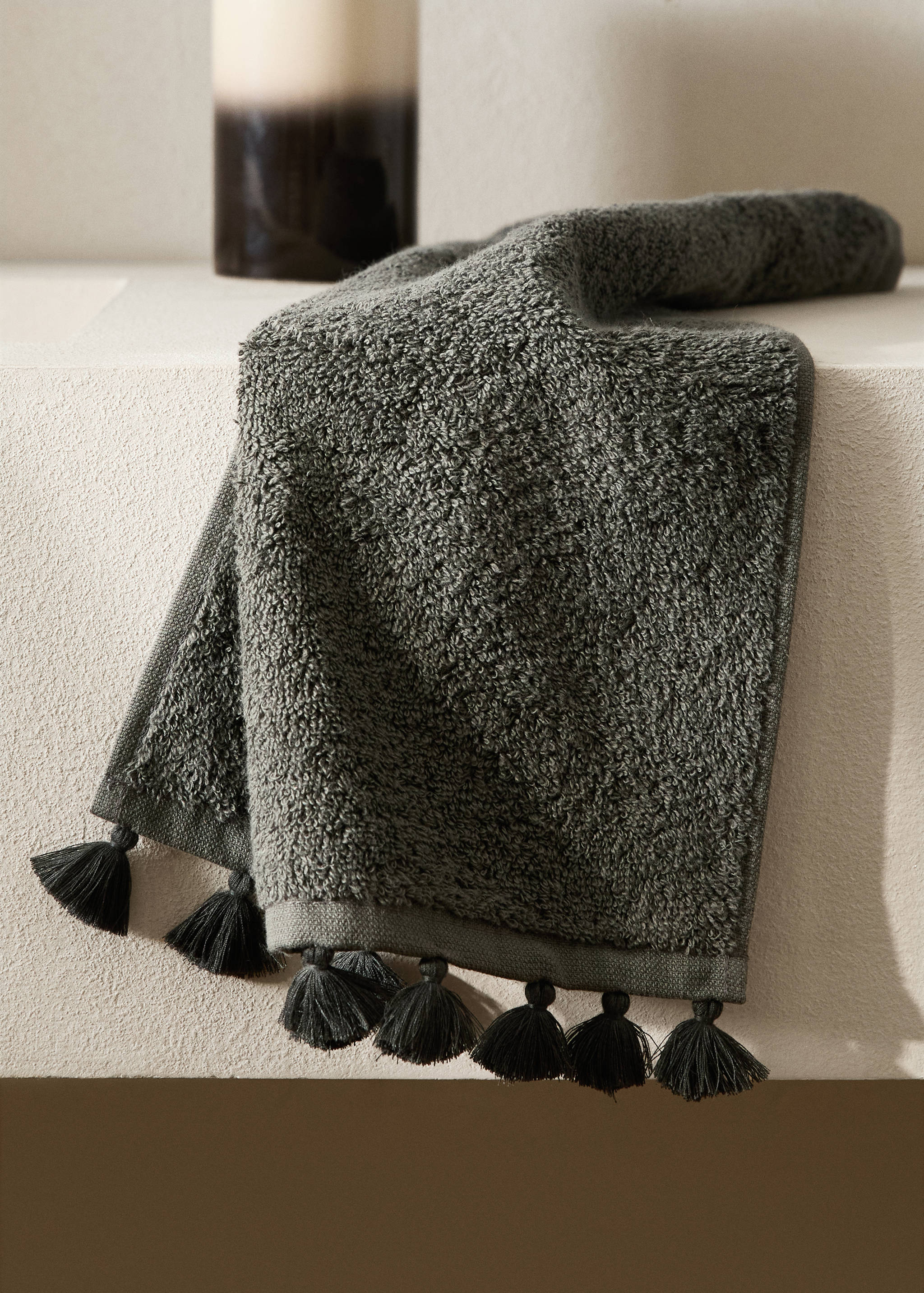 Guest towel with pom-pom - General plane