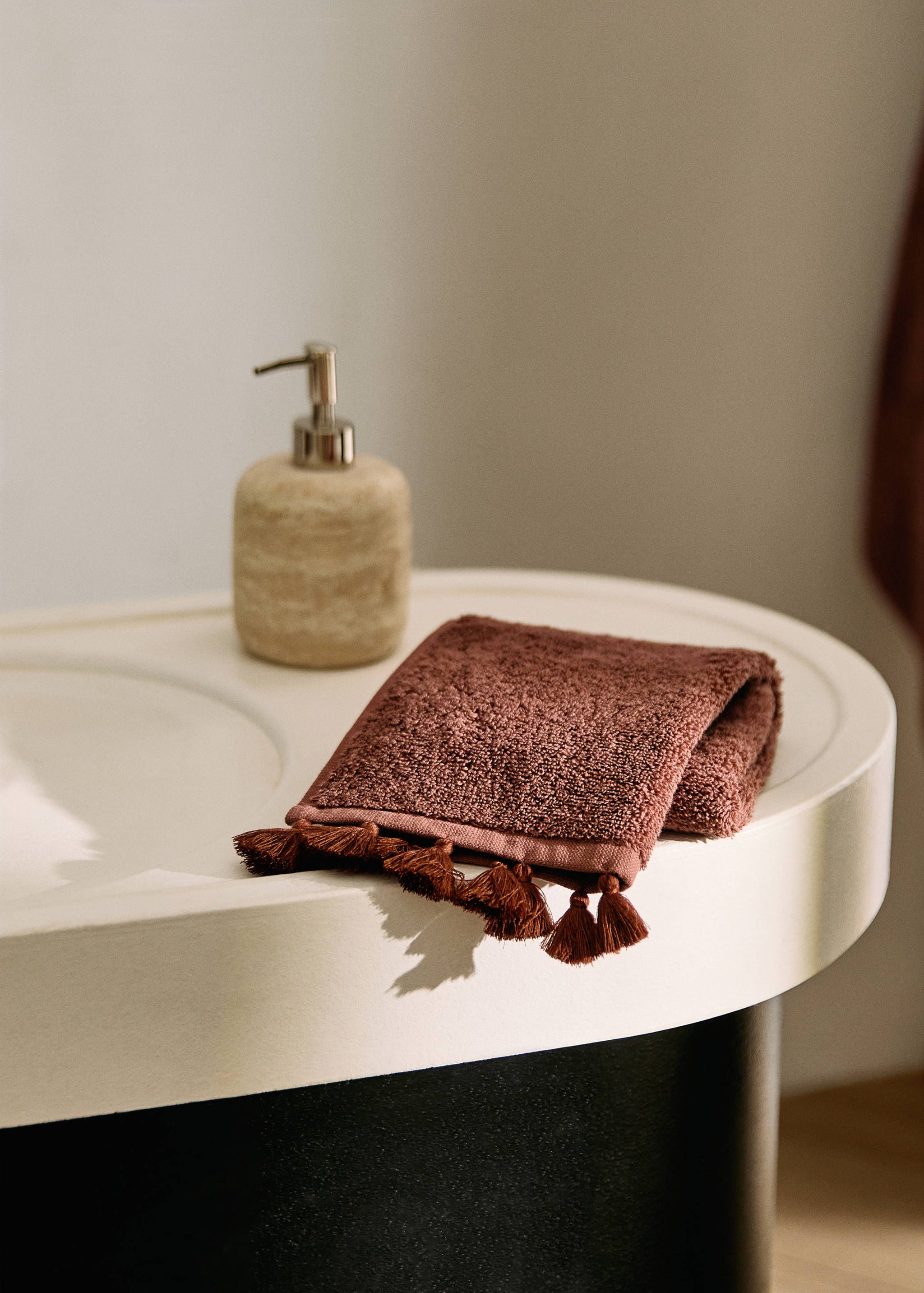 Guest towel with pom-pom - General plane