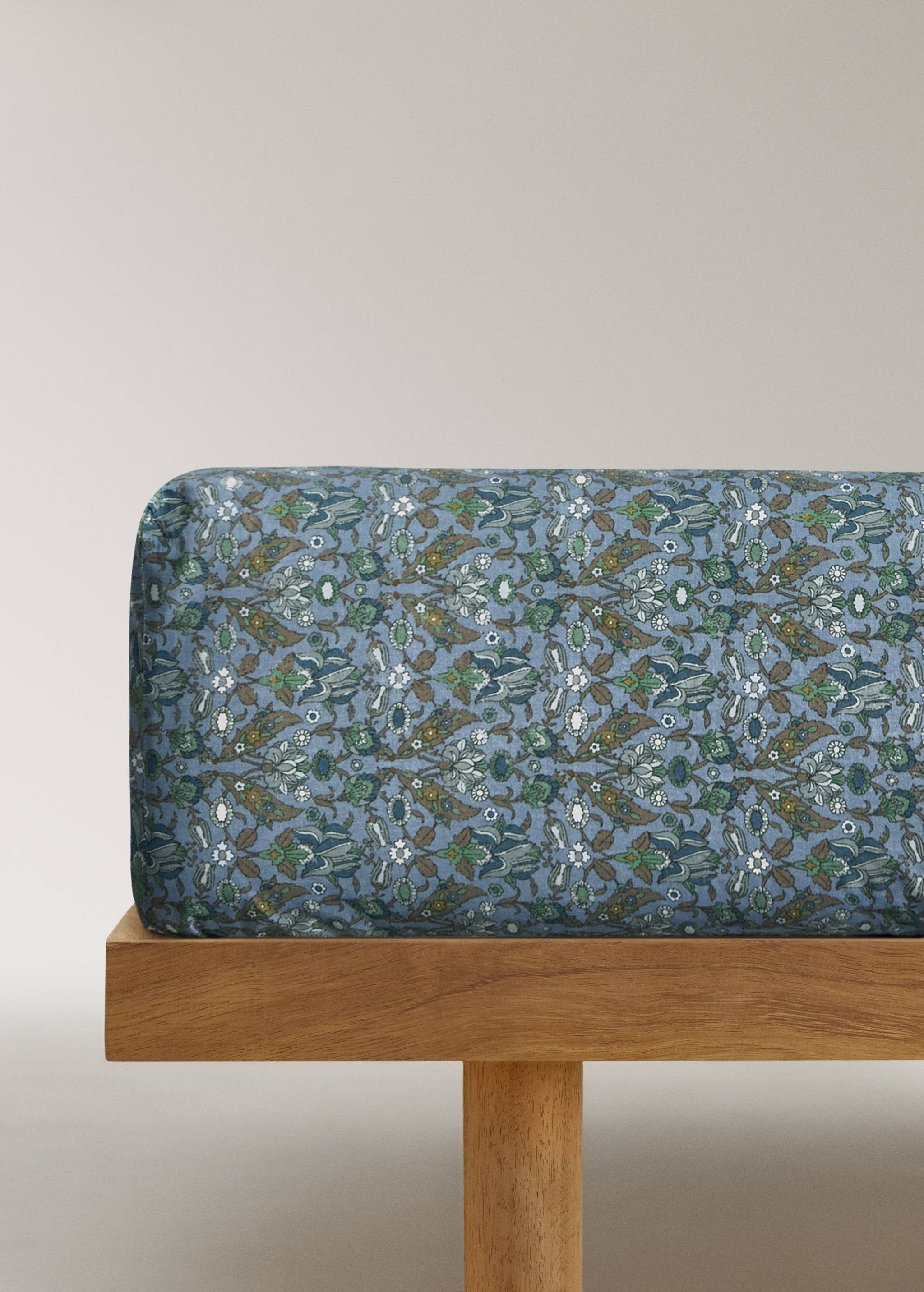 Children's percale cotton fitted sheet with small floral print for 90 cm bed - Article without model