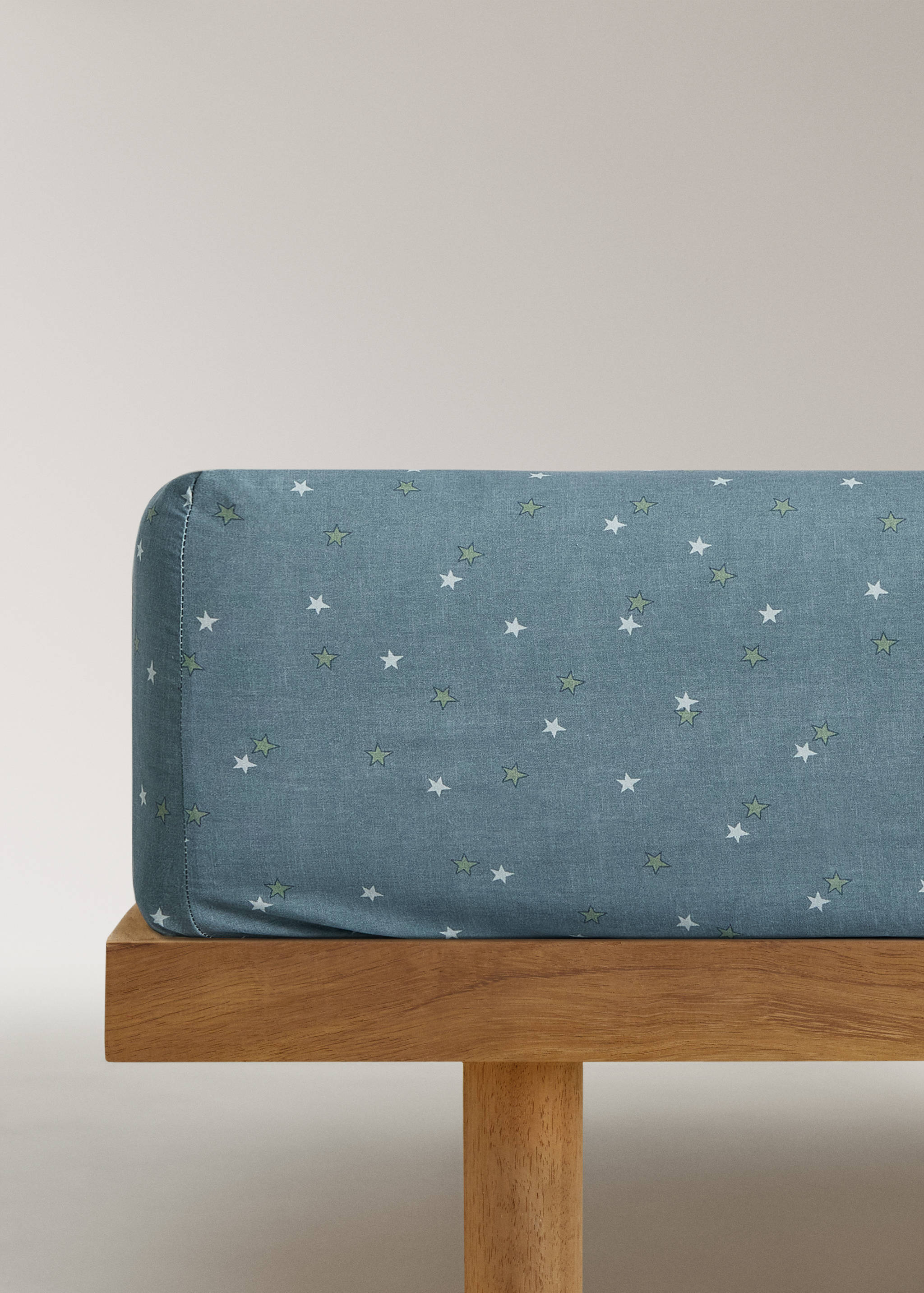 Children's percale cotton fitted sheet with star print for 90 cm bed - Article without model