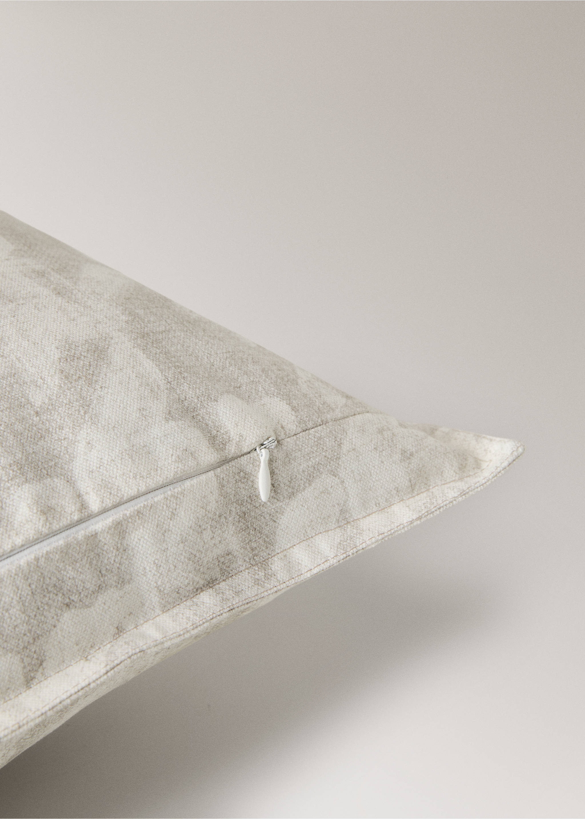 Tyúklábmintás díszpárnahuzat - A termék adatai 2, Világos/Pasztell barna. Ref: 17041584-00.