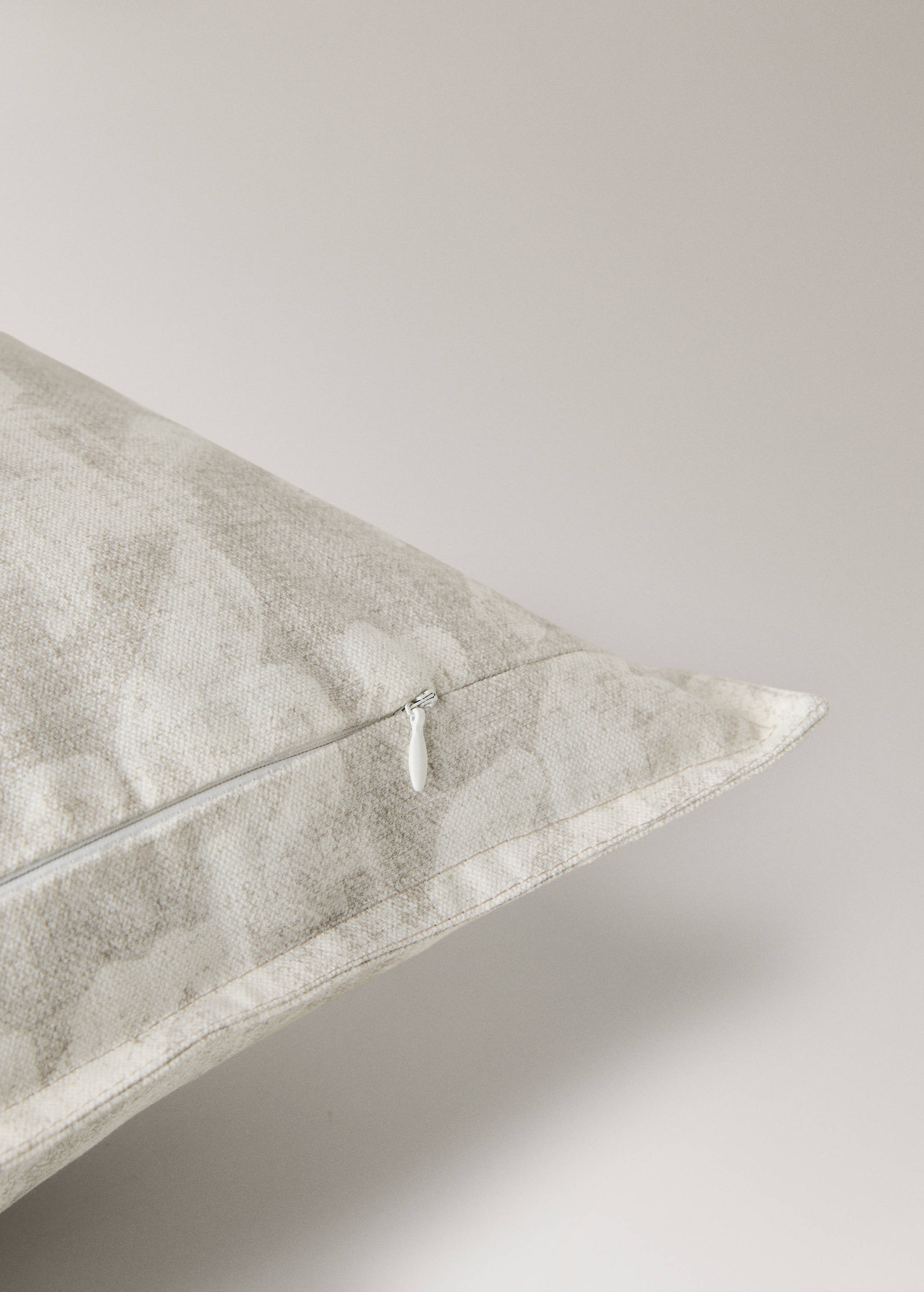 Houndstooth-print cushion cover - Details of the article 2