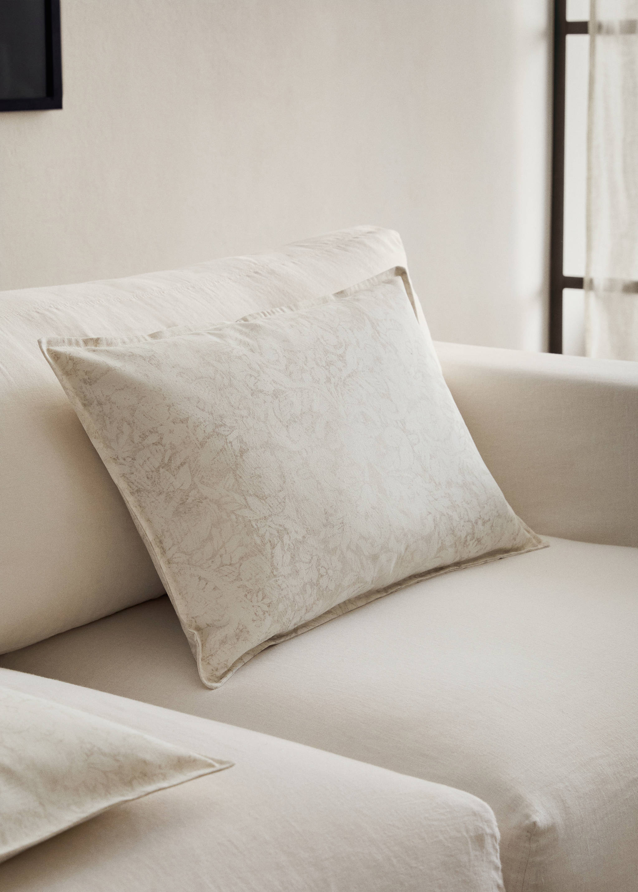 Capa de almofada decorativa de lona de algodão com estampado floral 40x60 cm - Plano geral