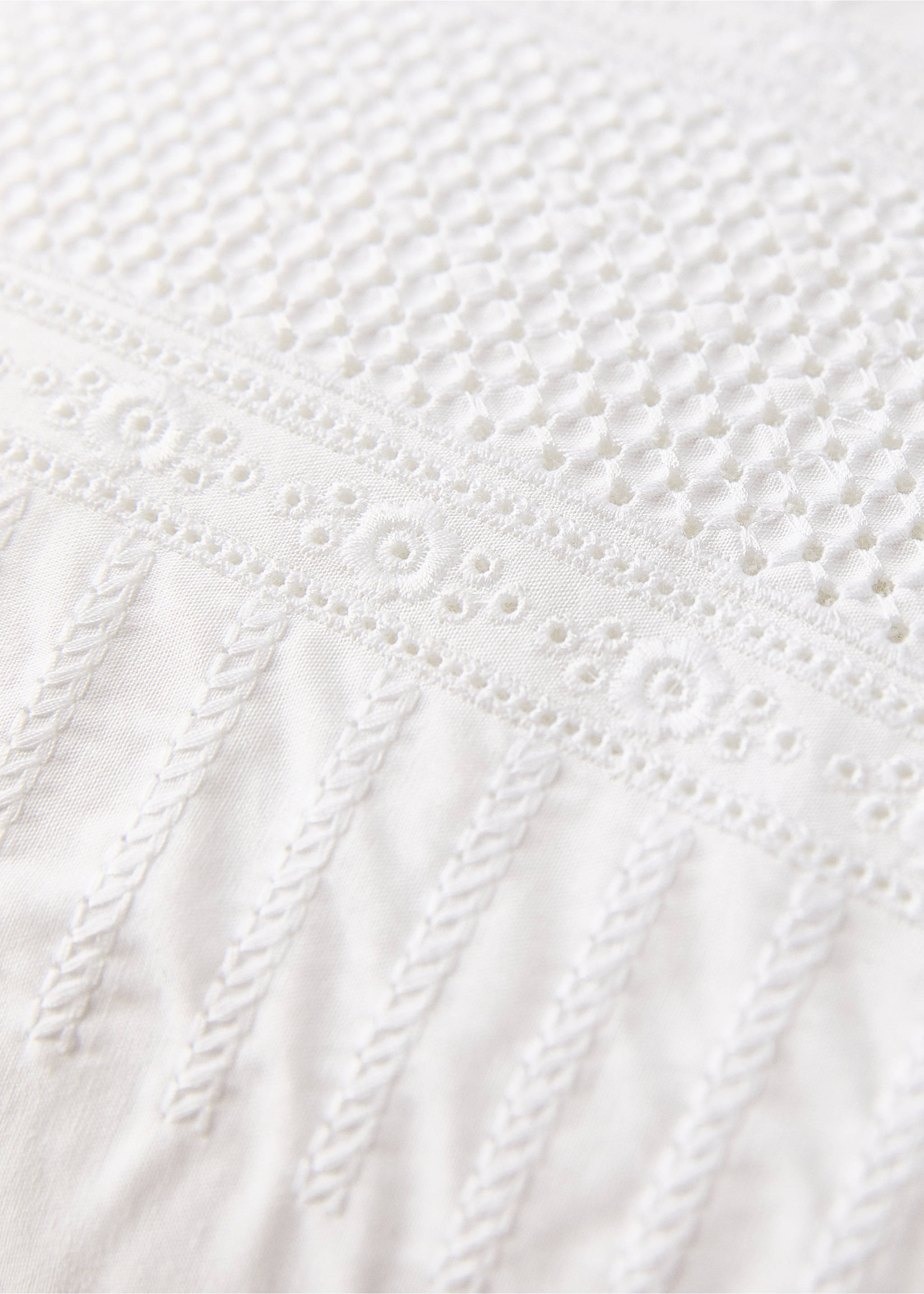 Children's cotton cushion cover with embroidered details 20x30 cm - Details of the article 3, White. Ref: 17041587-00.