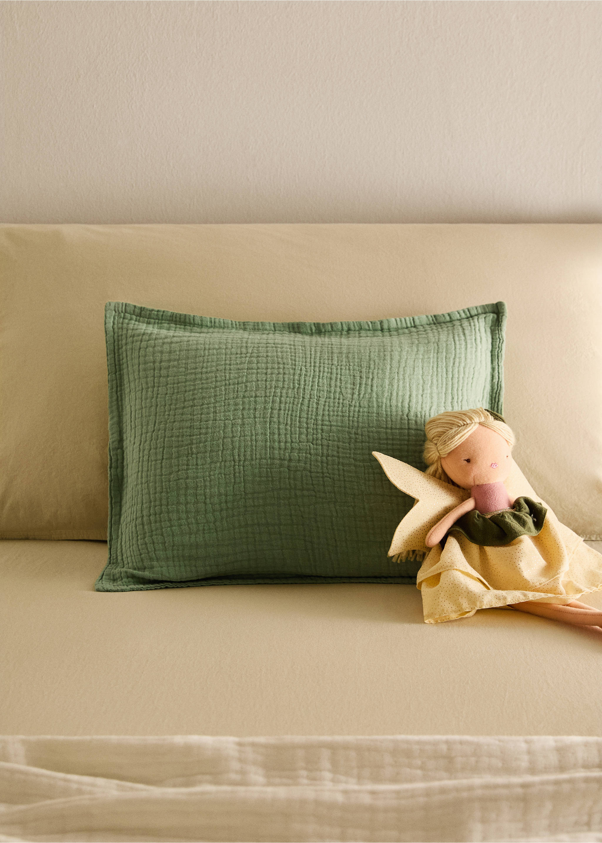 Husă de pernuță pentru copii din bumbac muselină 30x40 cm - Plan general, Verde. Ref: 17041595-00.