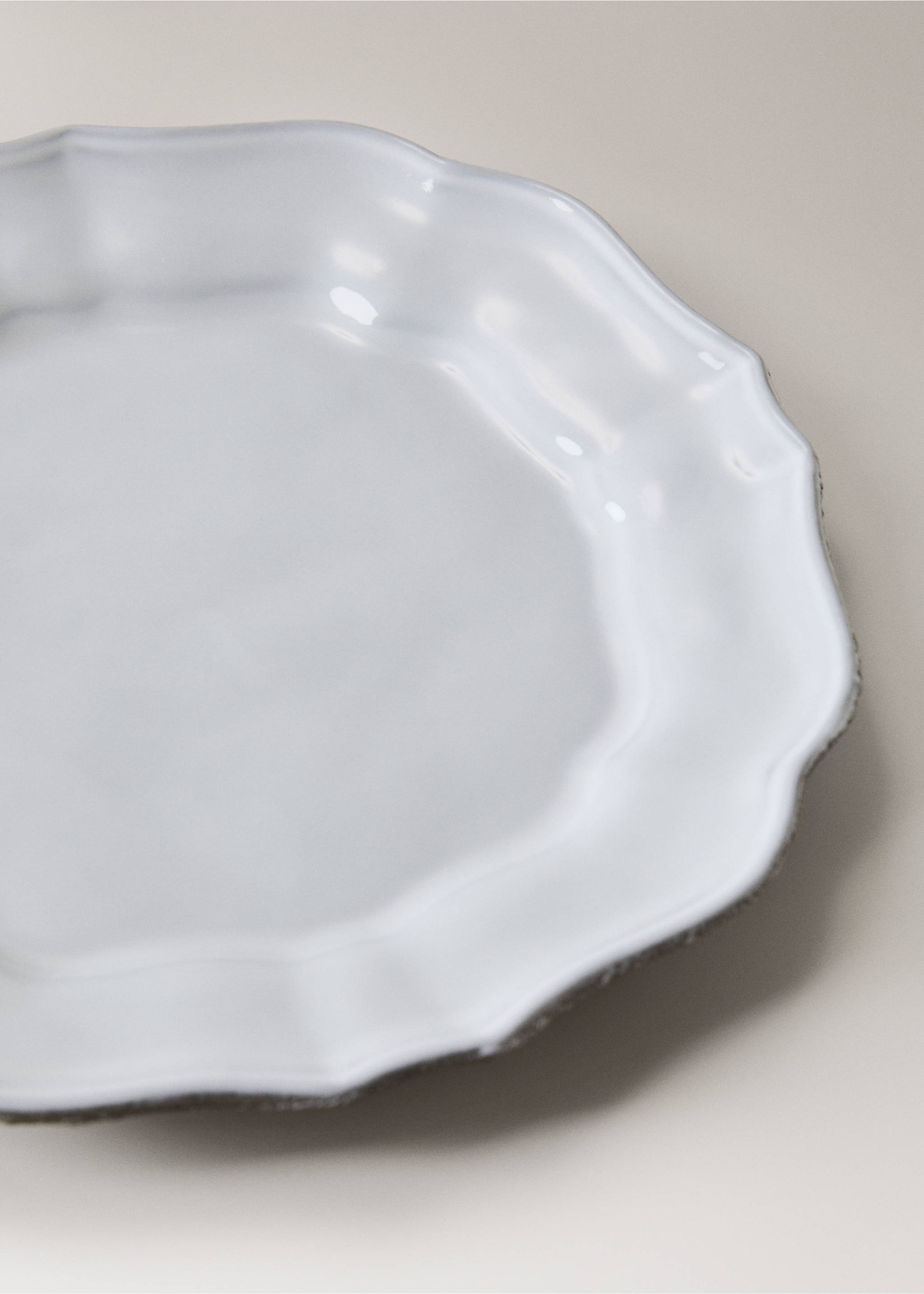 Dessertteller aus recyceltem Gres - Detail des Artikels 1, Hellgrau/Pastellgrau. Ref: 17042035-00.