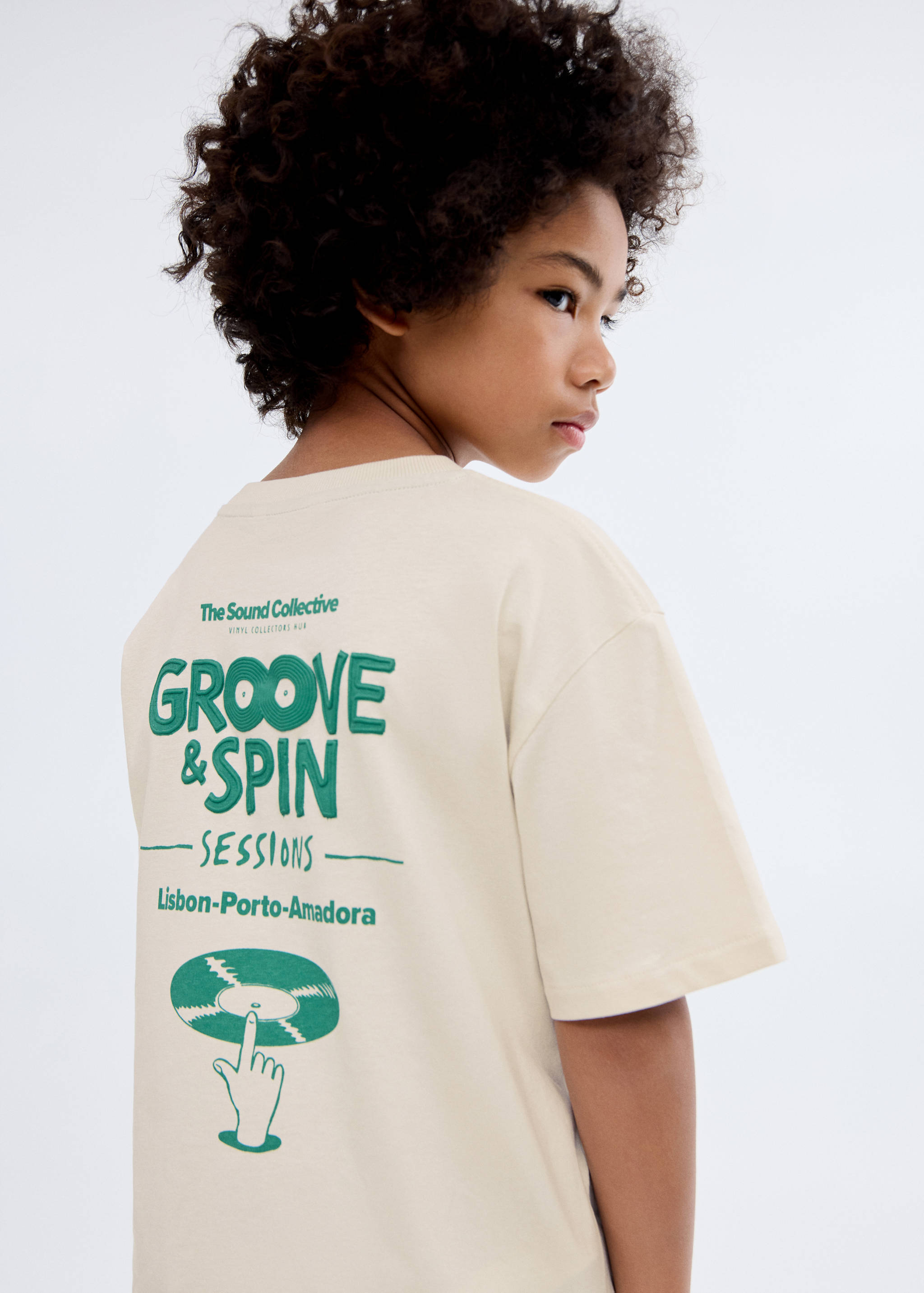 Printed embossed letters t-shirt - Details of the article 4