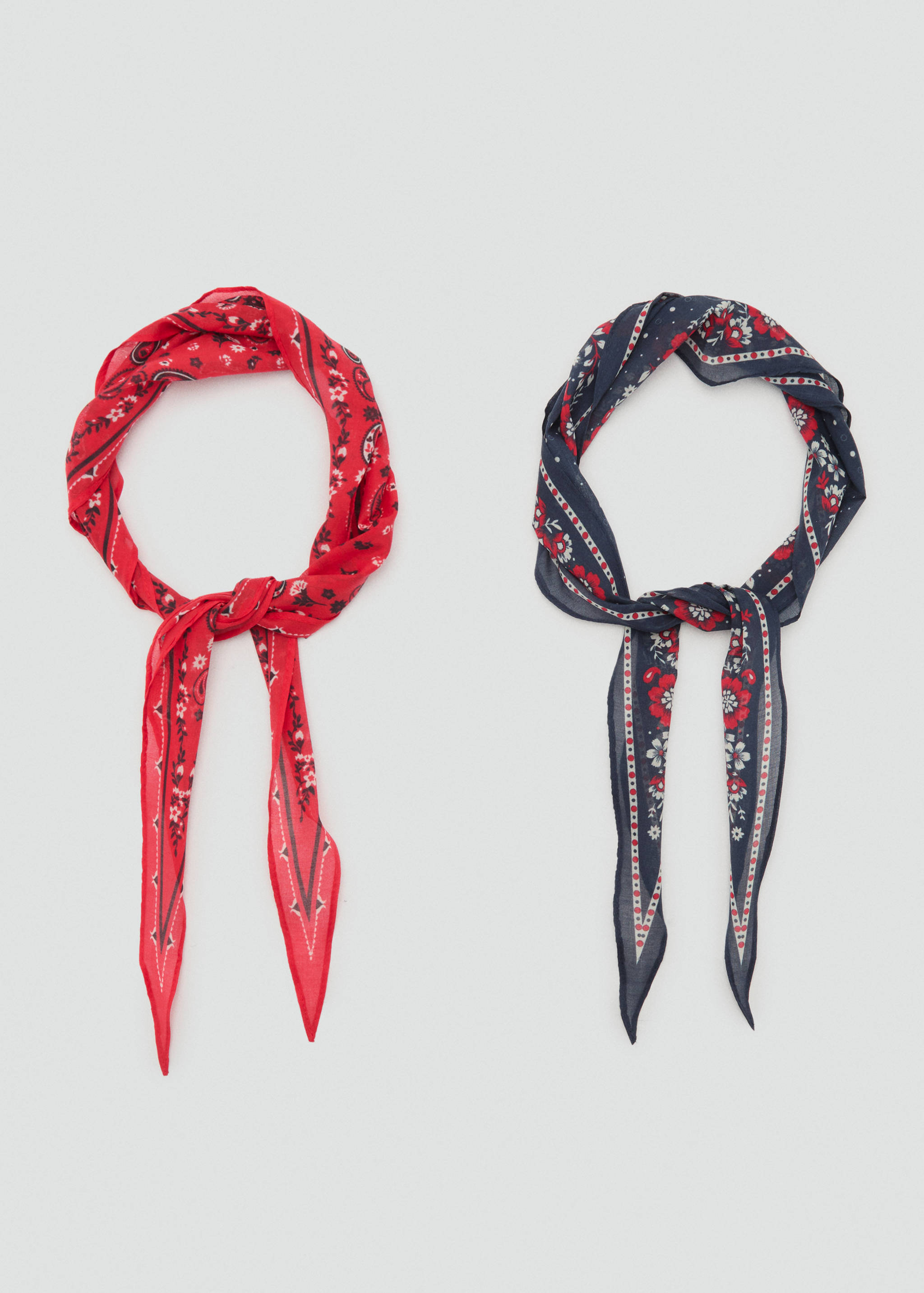 Set of 2 printed handkerchiefs - Details of the article 1