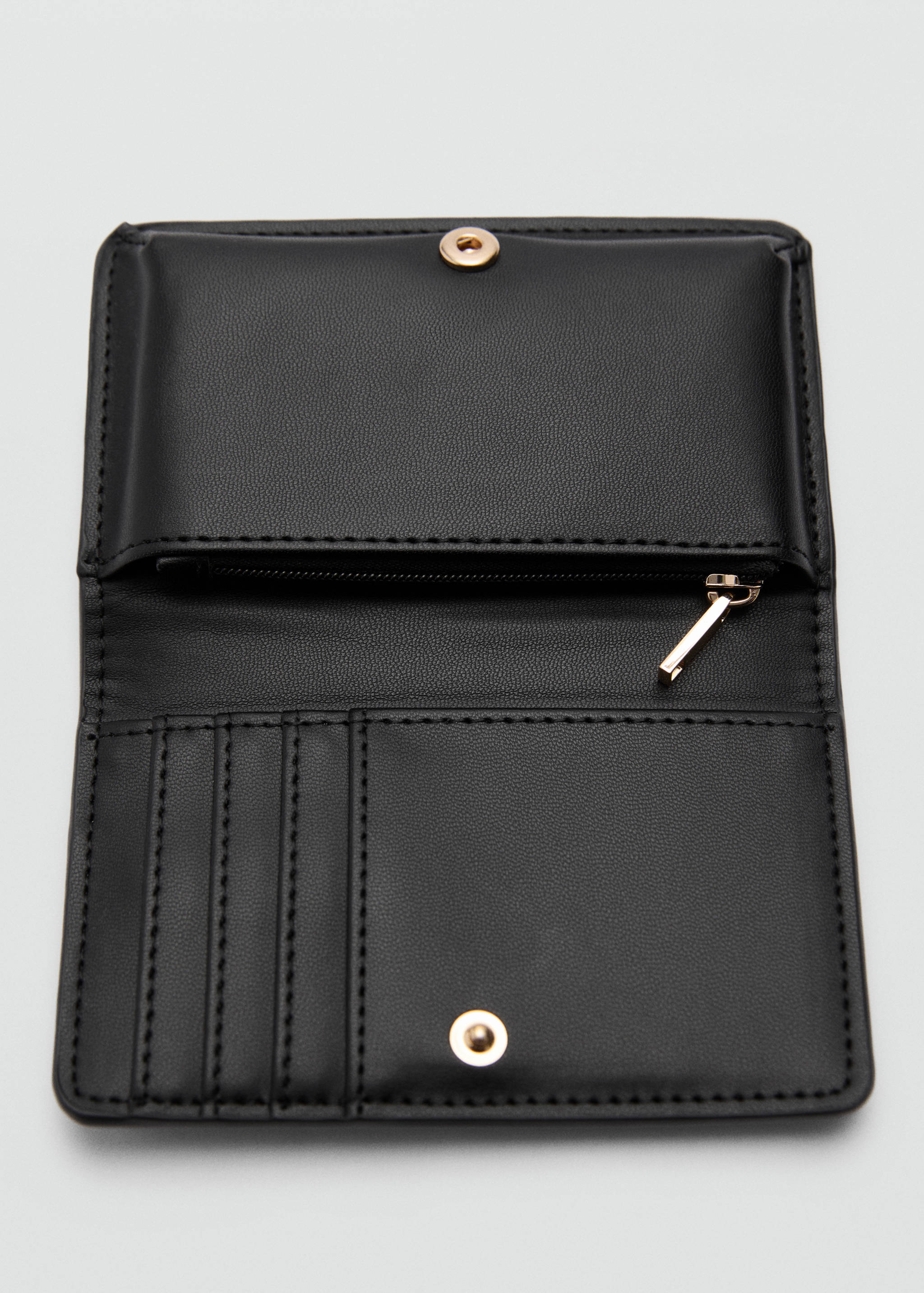 Small wallet with croc effect - Details of the article 2
