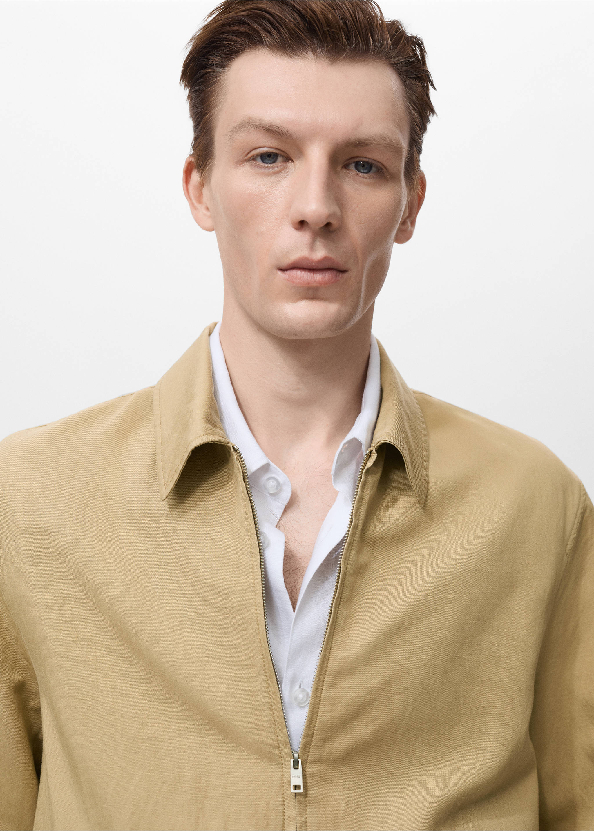 Chaqueta lino cremallera - Detalle del artículo 1, Beige. Ref: 17042893-00.