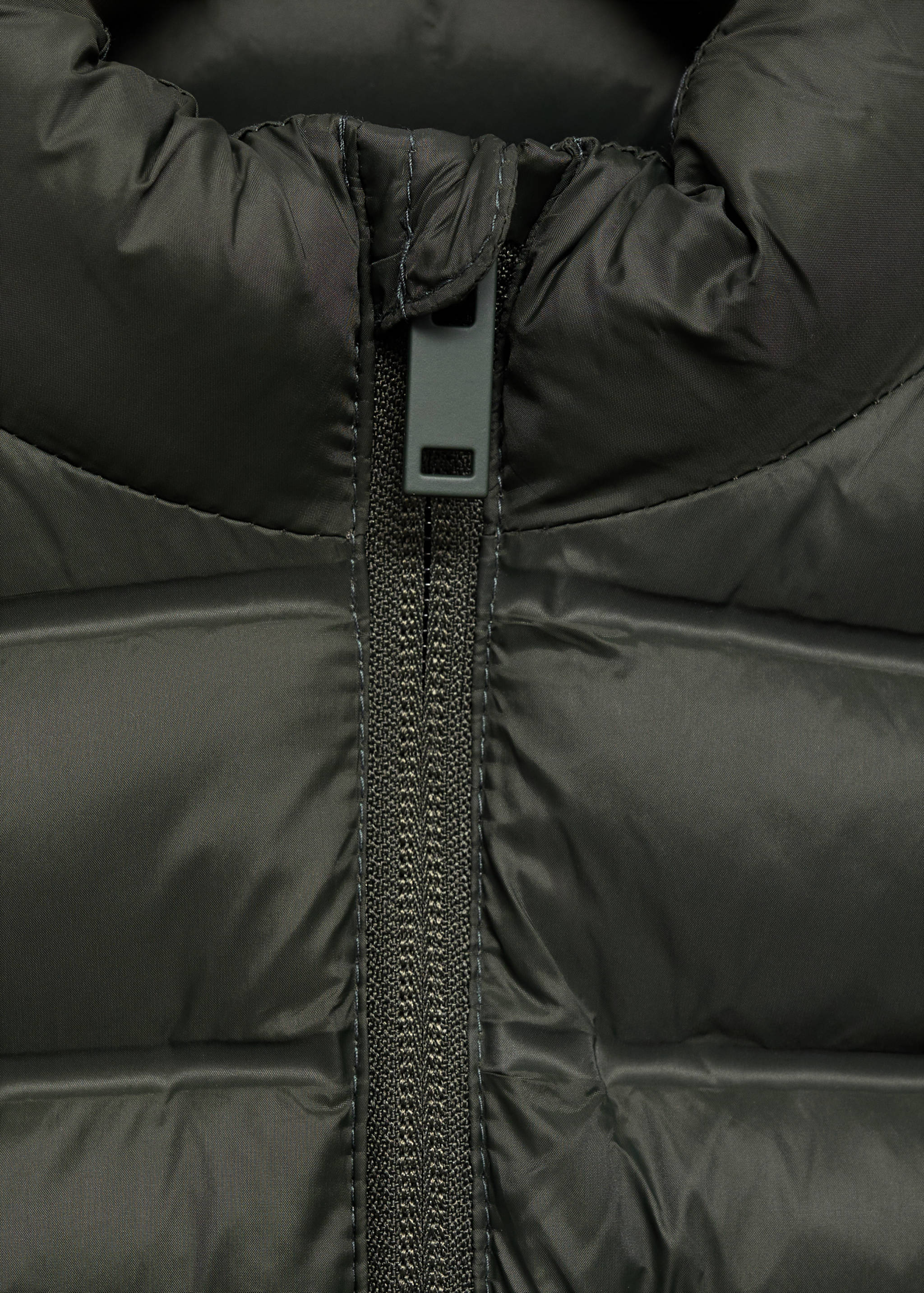 Quilted gilet - Details of the article 8