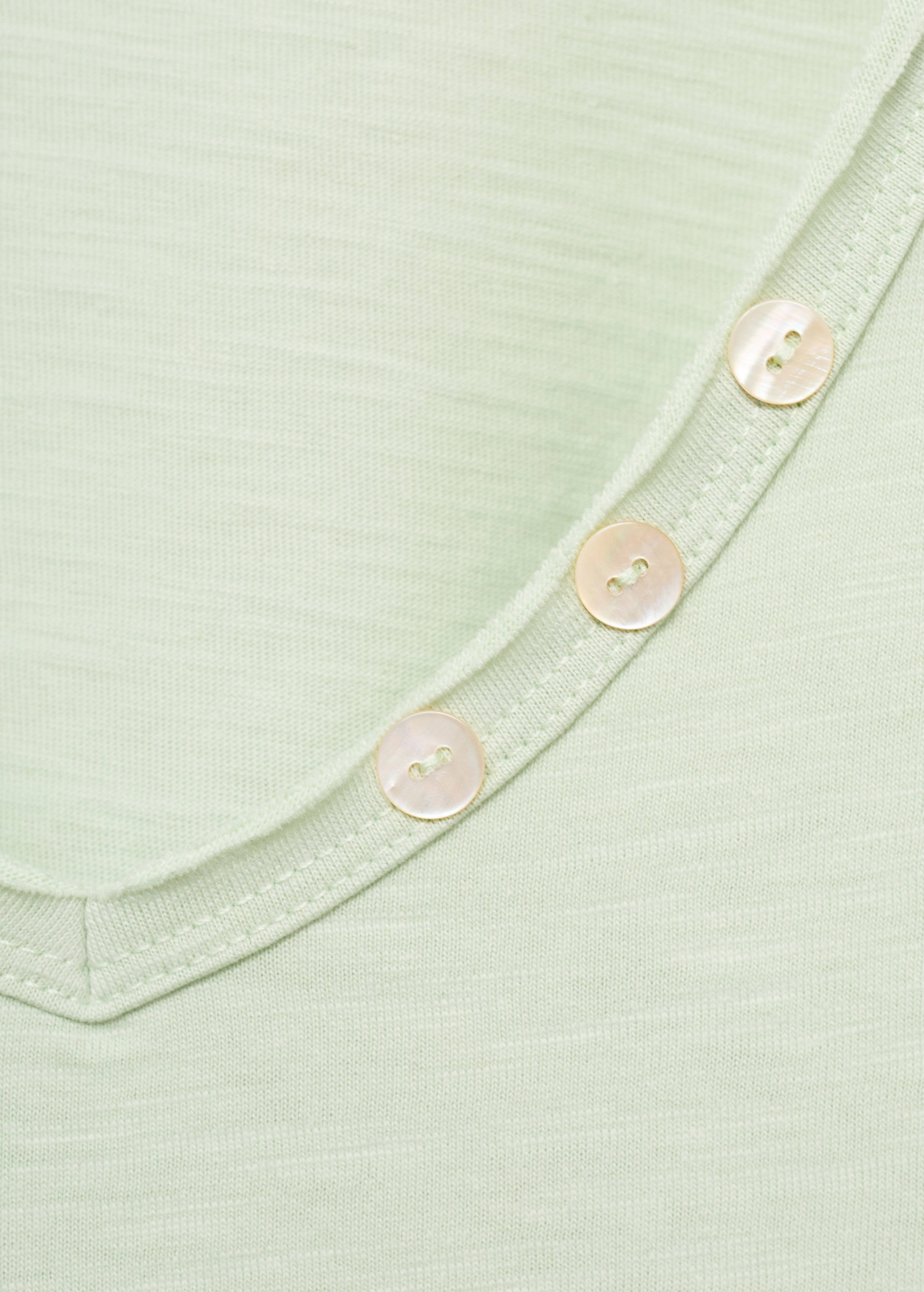 T-shirt with mother-of-pearl button detail - Details of the article 8