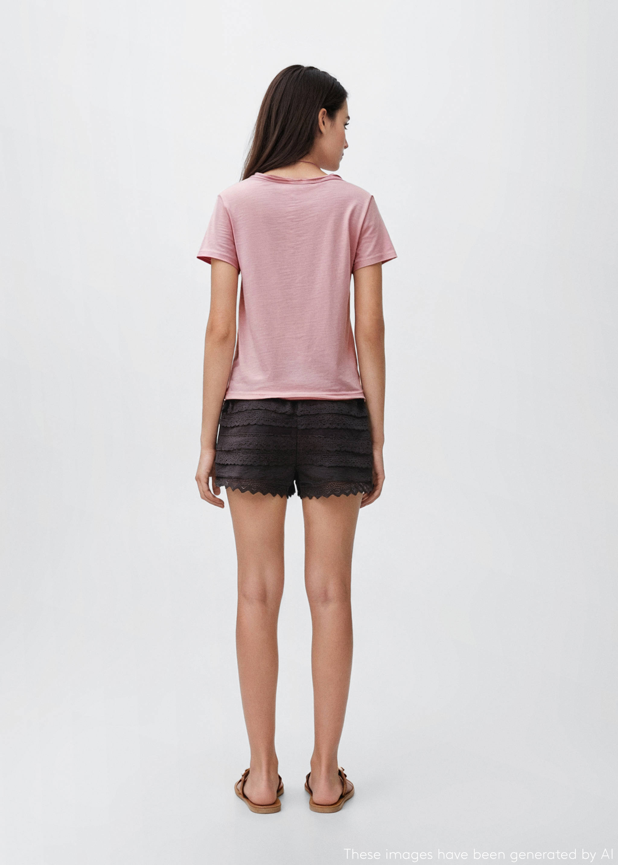 T-shirt with mother-of-pearl button detail - Reverse of the article