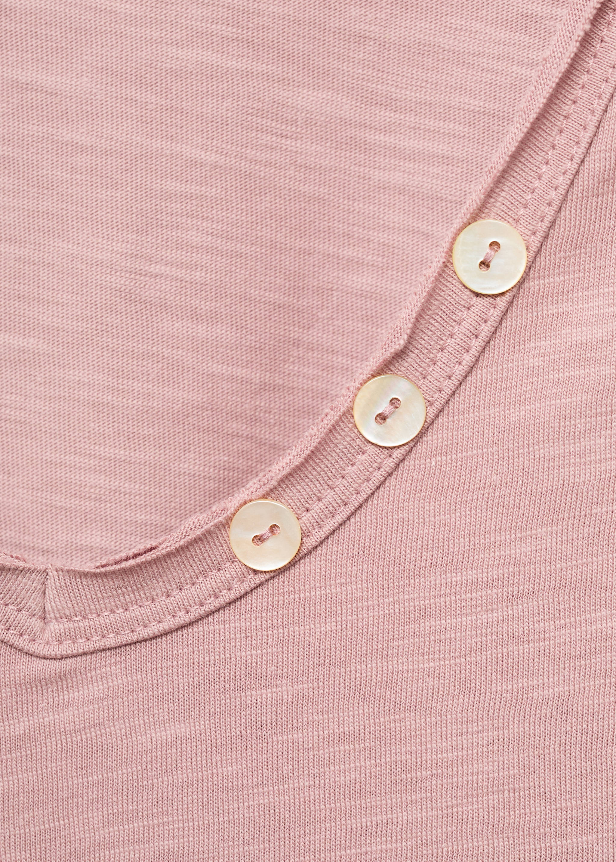 T-shirt with mother-of-pearl button detail - Details of the article 8