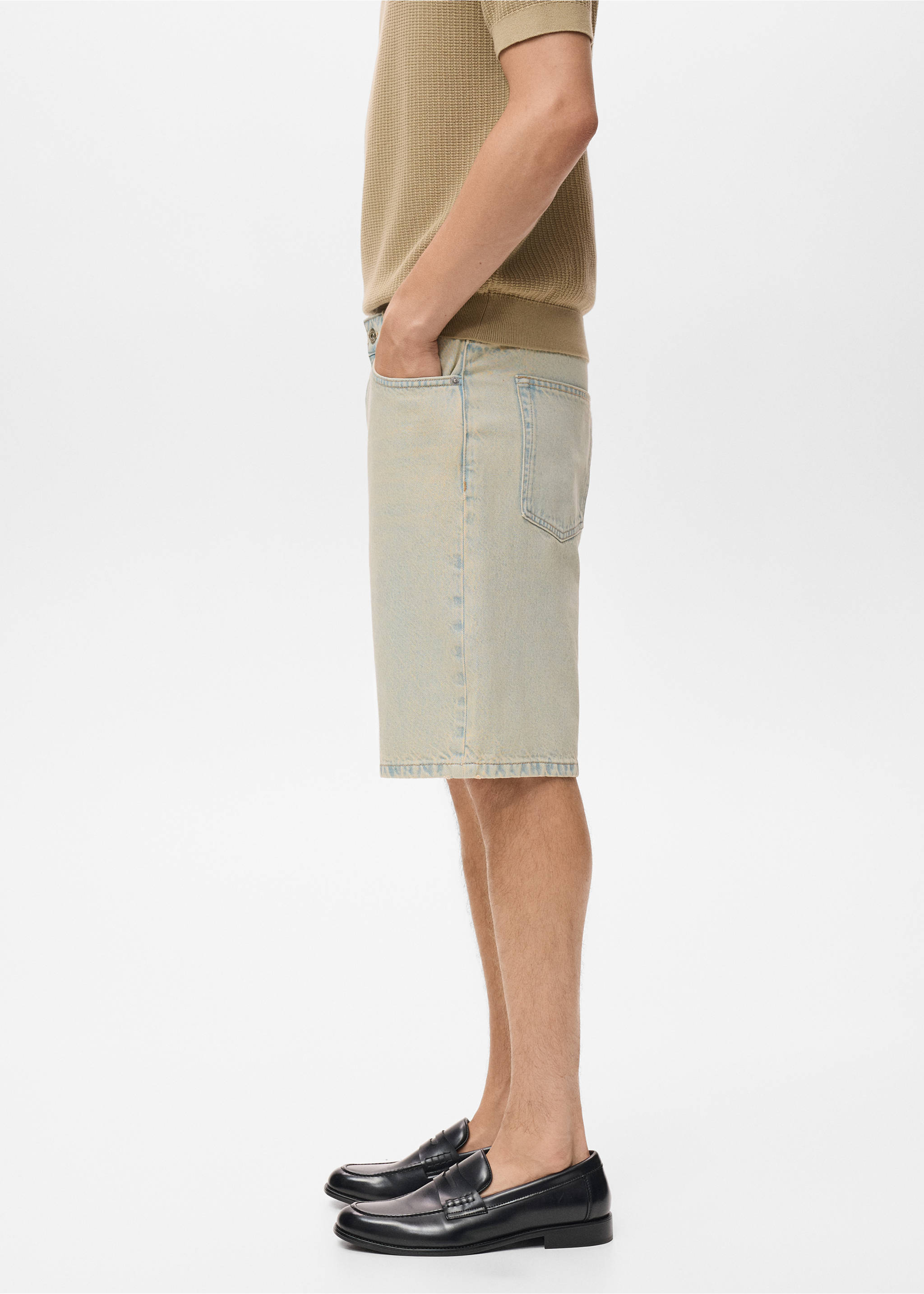 Denim relaxed-fit bermuda shorts - Details of the article 2, Light Vintage Blue. Ref: 17042900-00.