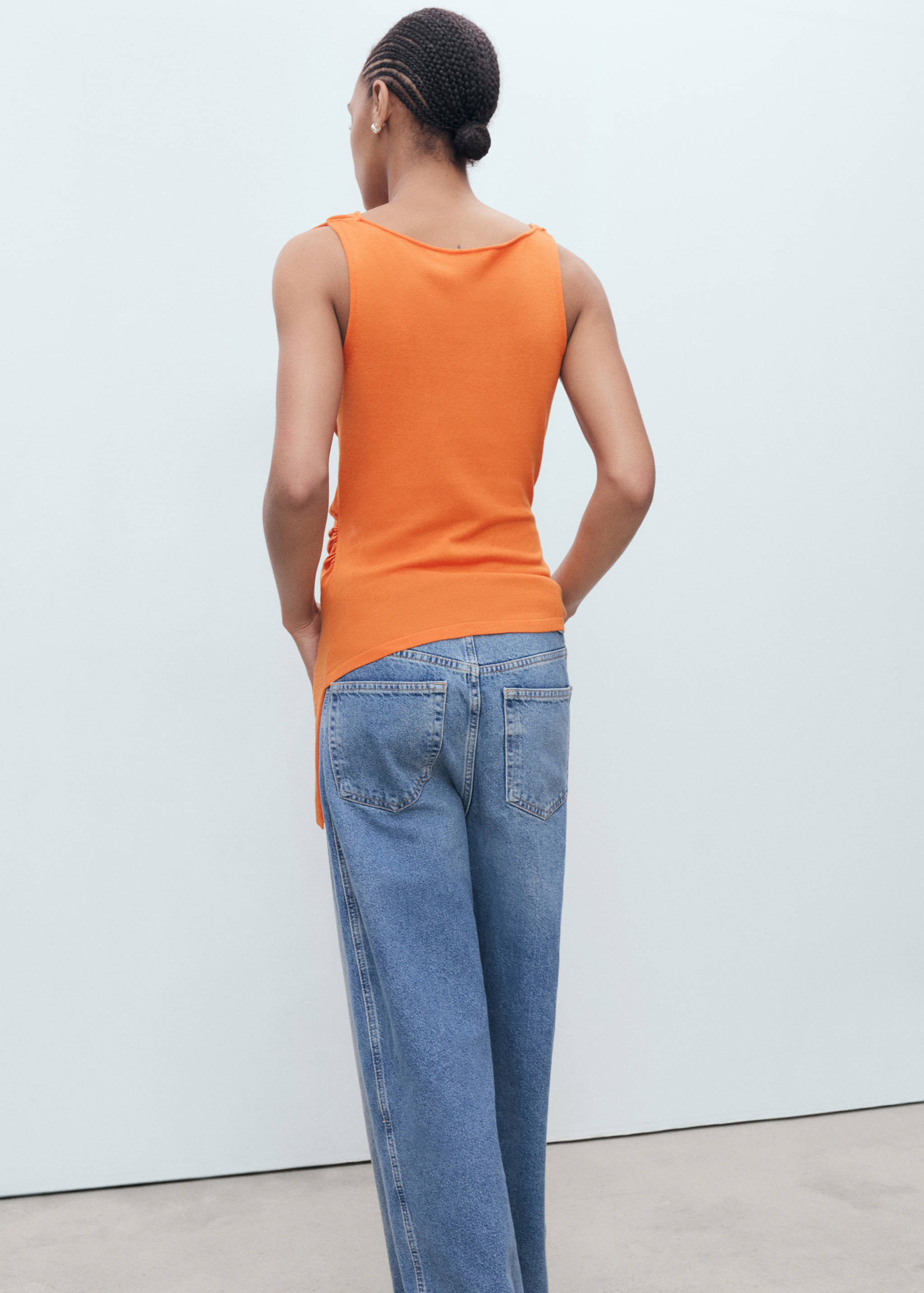 توب محبوك درابيه - الجهة الخلفية للمنتج