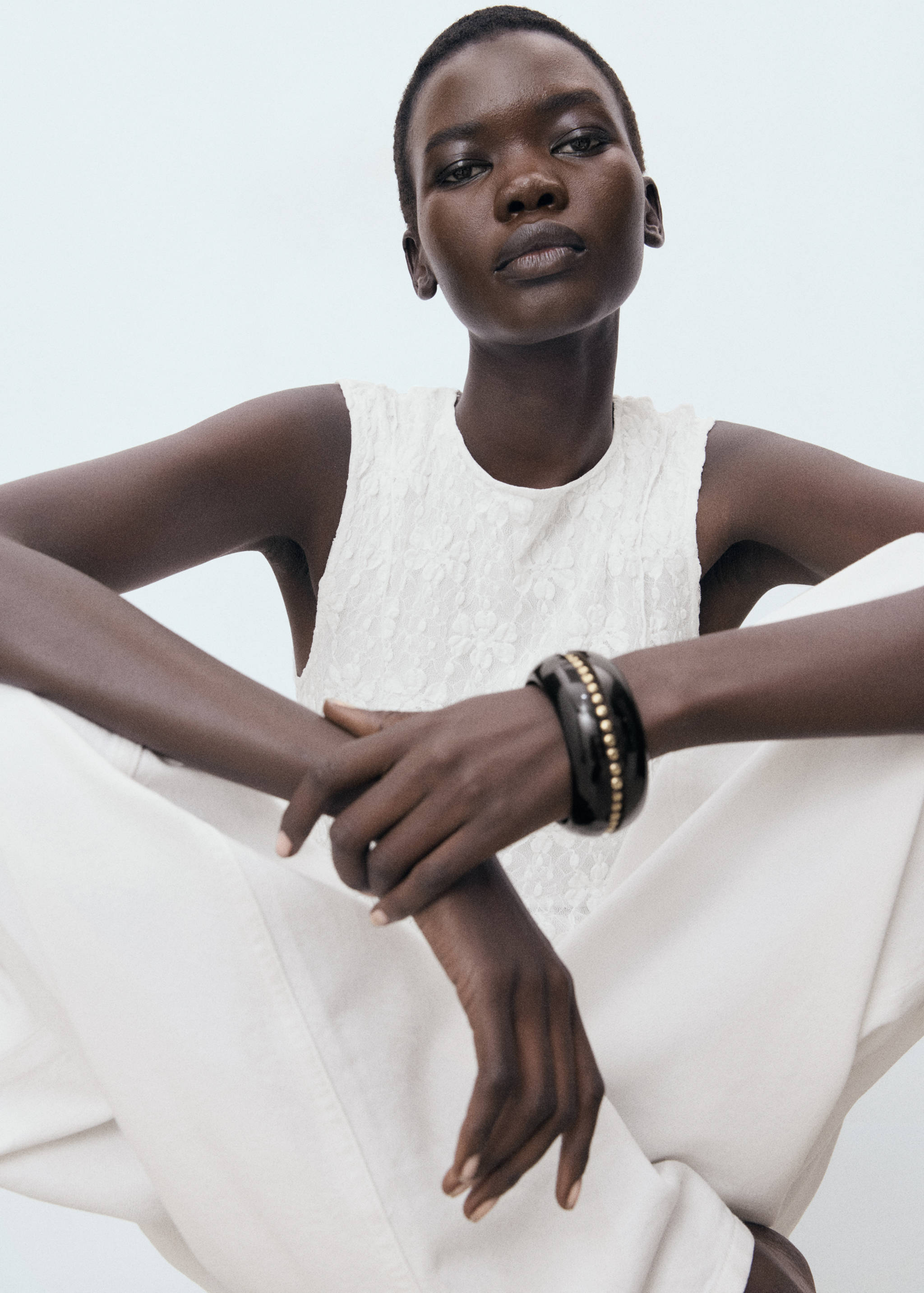 Lace strap T-shirt - Reverse of the article