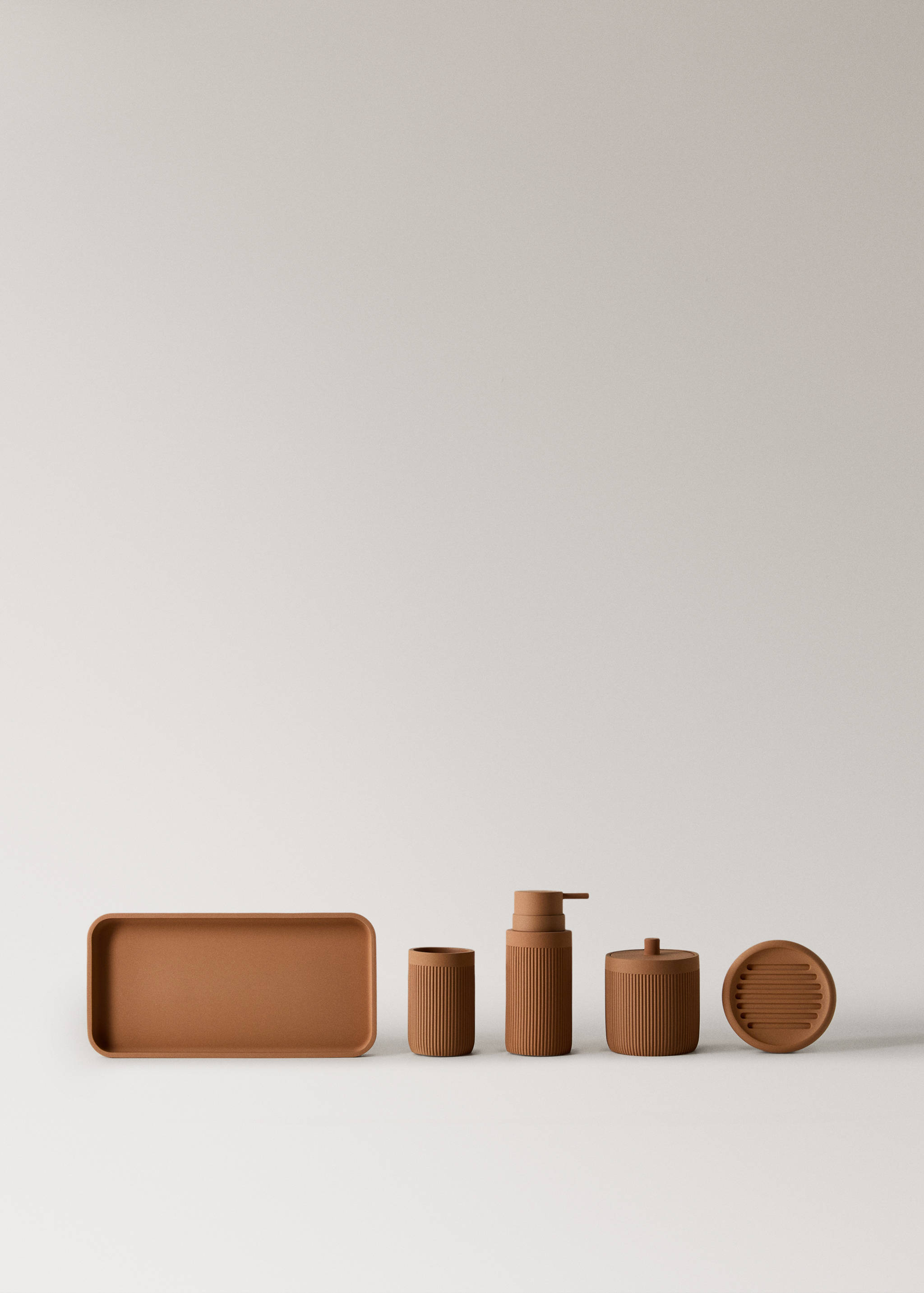 Resin soap dish - Details of the article 3