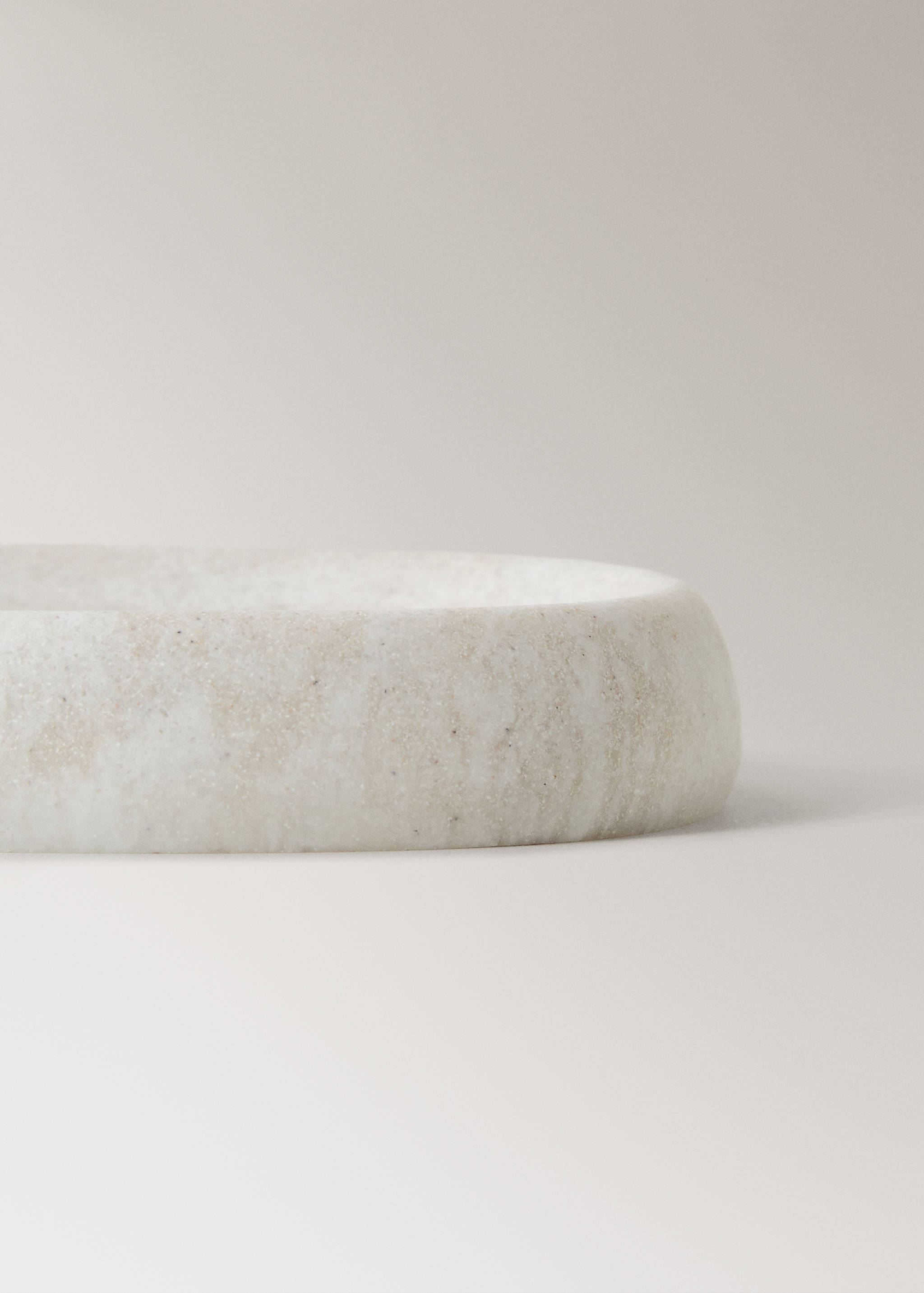 Marble-effect resin soap dish - Details of the article 1