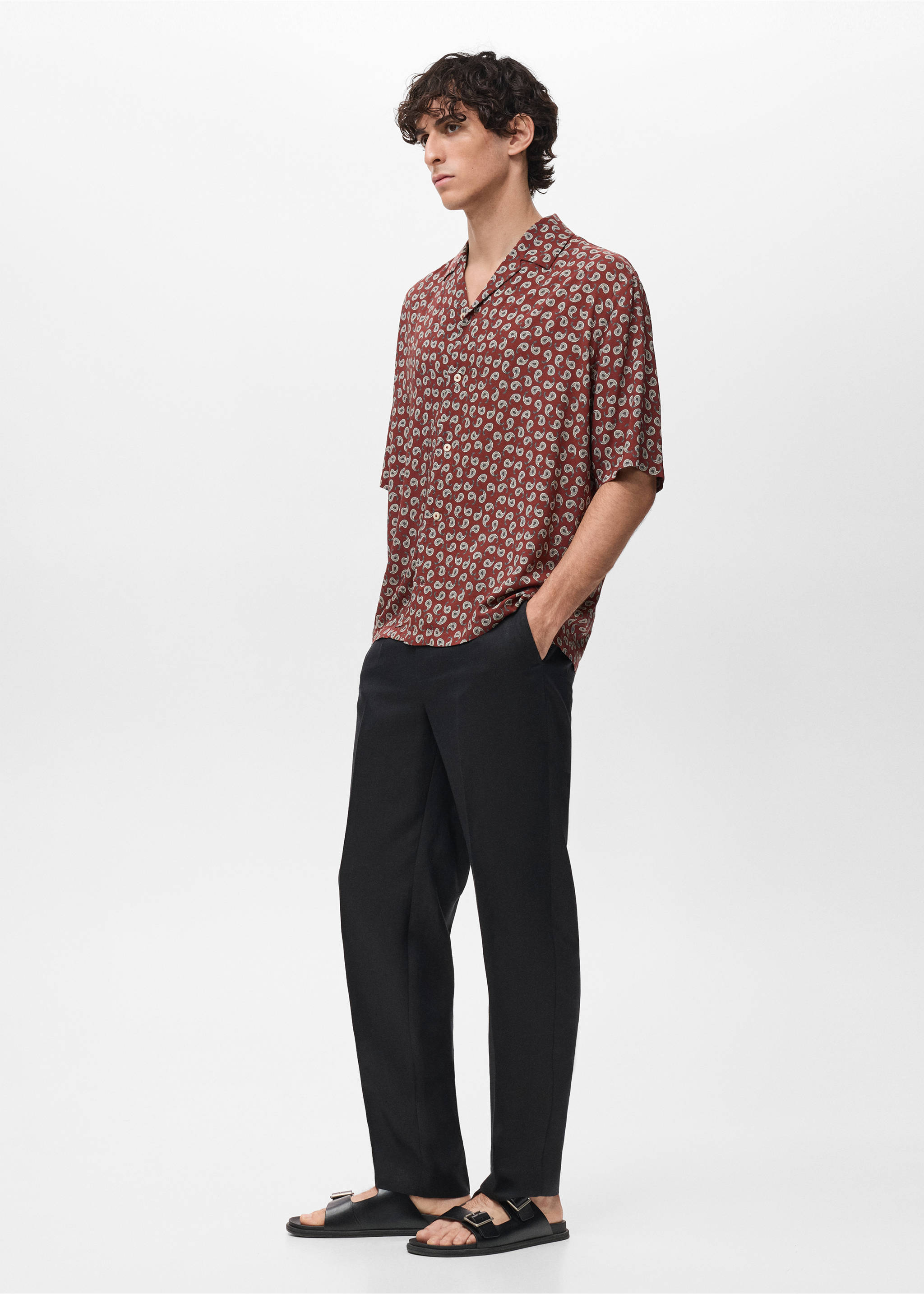 Chemise regular-fit fluide imprimée - Détail de l'article 2, Cerise. Ref: 17042929-00.