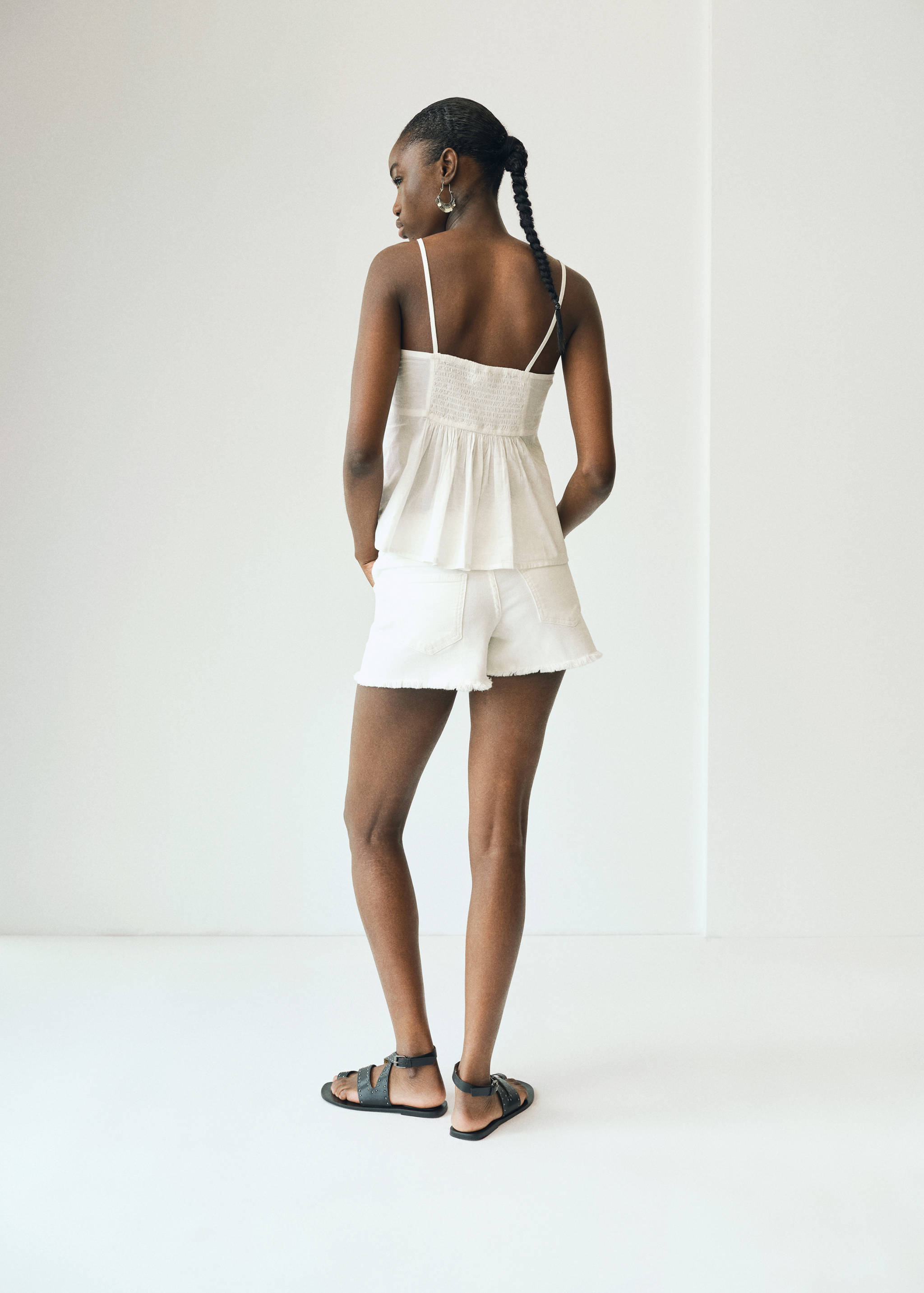 Embroidered flower top - Reverse of the article