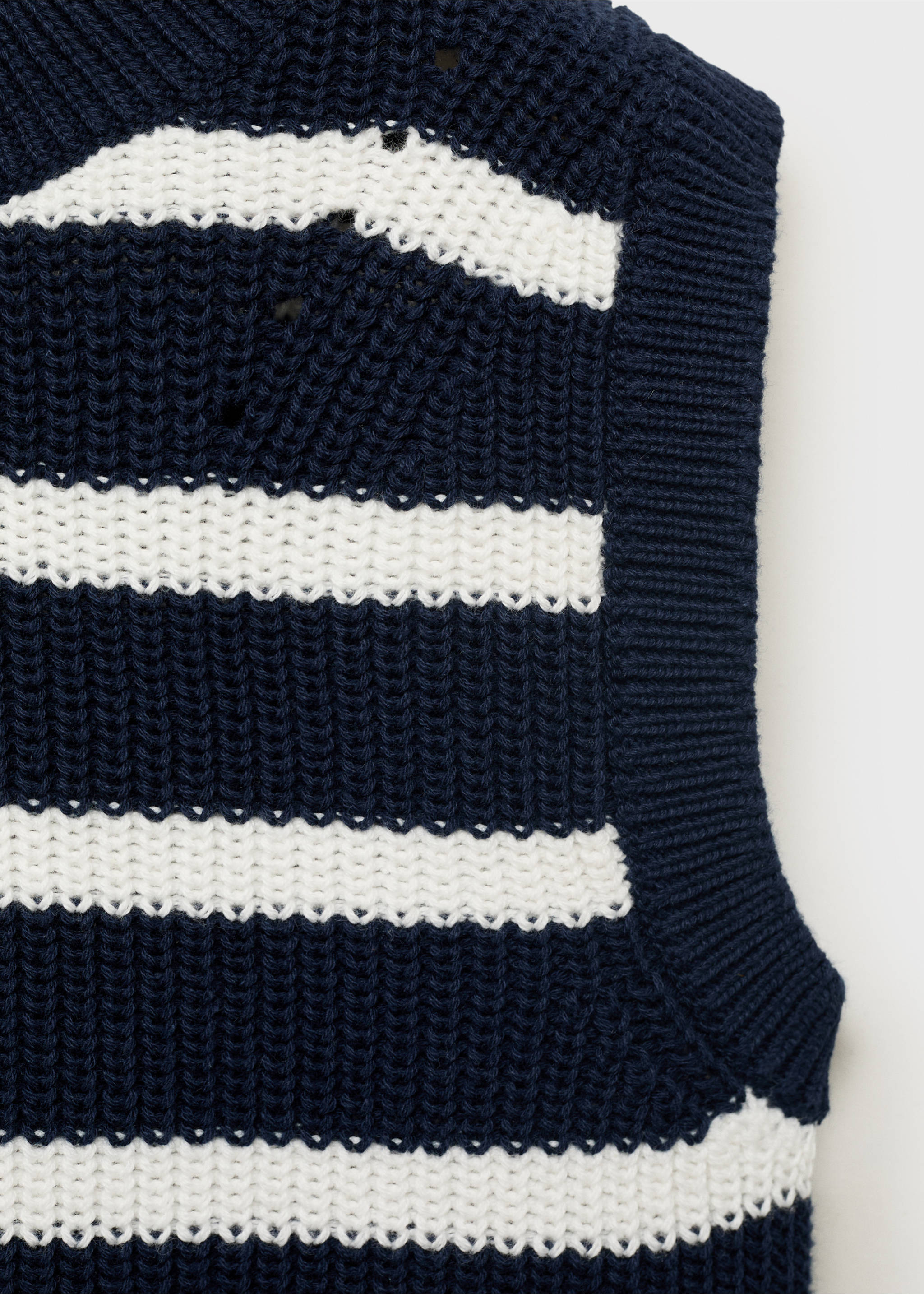 Striped knitted vest - Details of the article 8, Navy. Ref: 17043280-00.