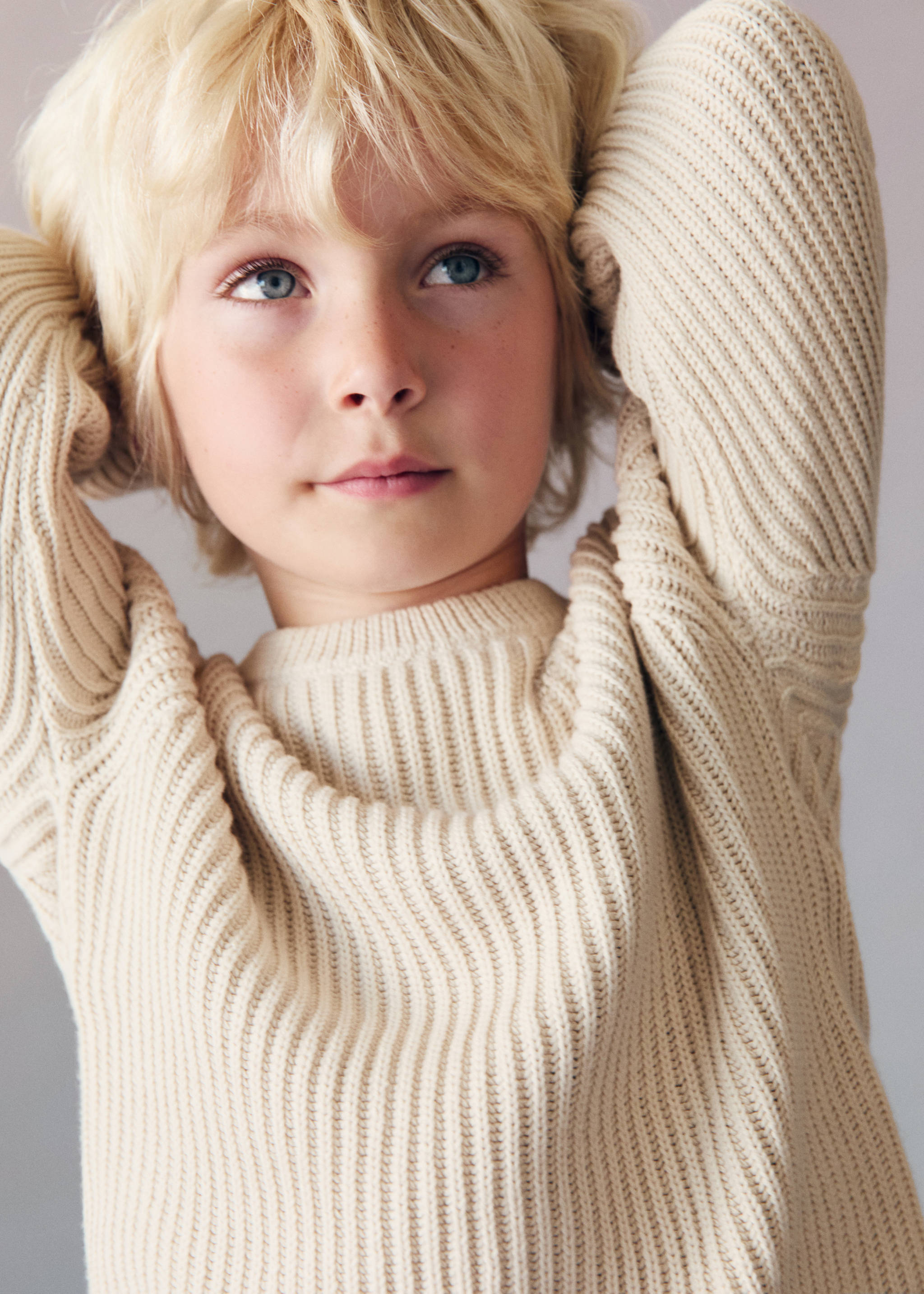 Buttons detail knit sweater - Details of the article 1