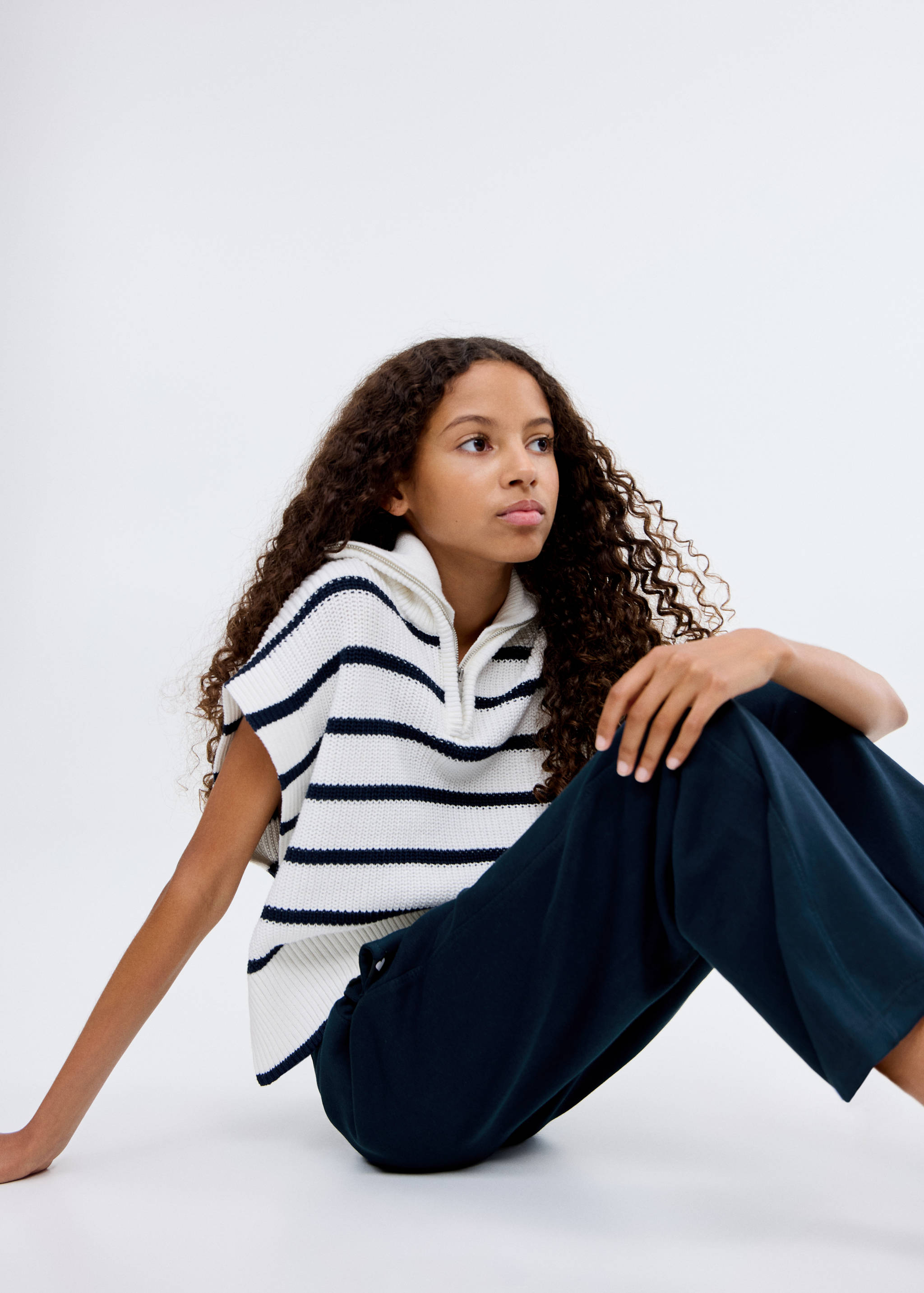 Cotton joggers with elastic waist - Details of the article 2