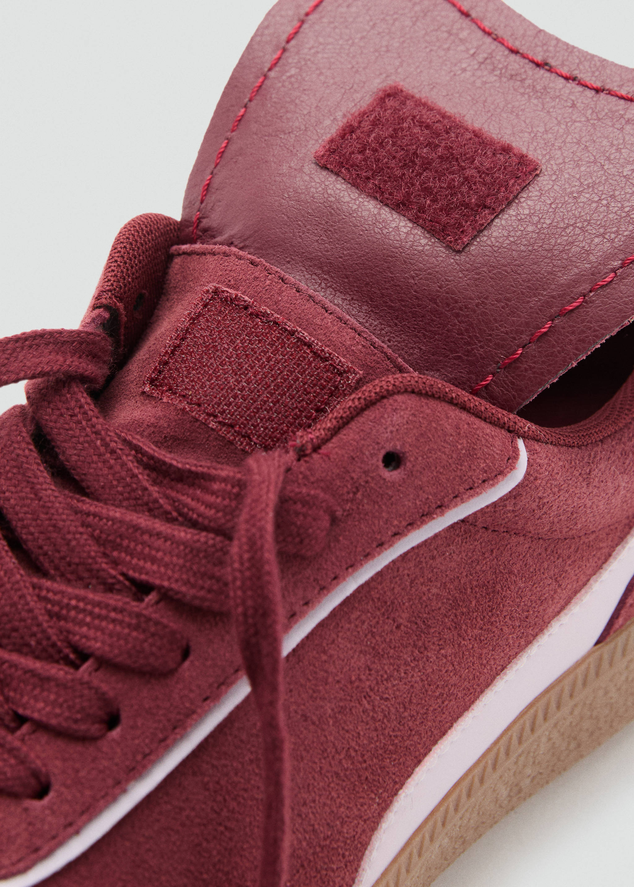 Кроссовки из комбинации кожи и спилка - Деталь изделия 2