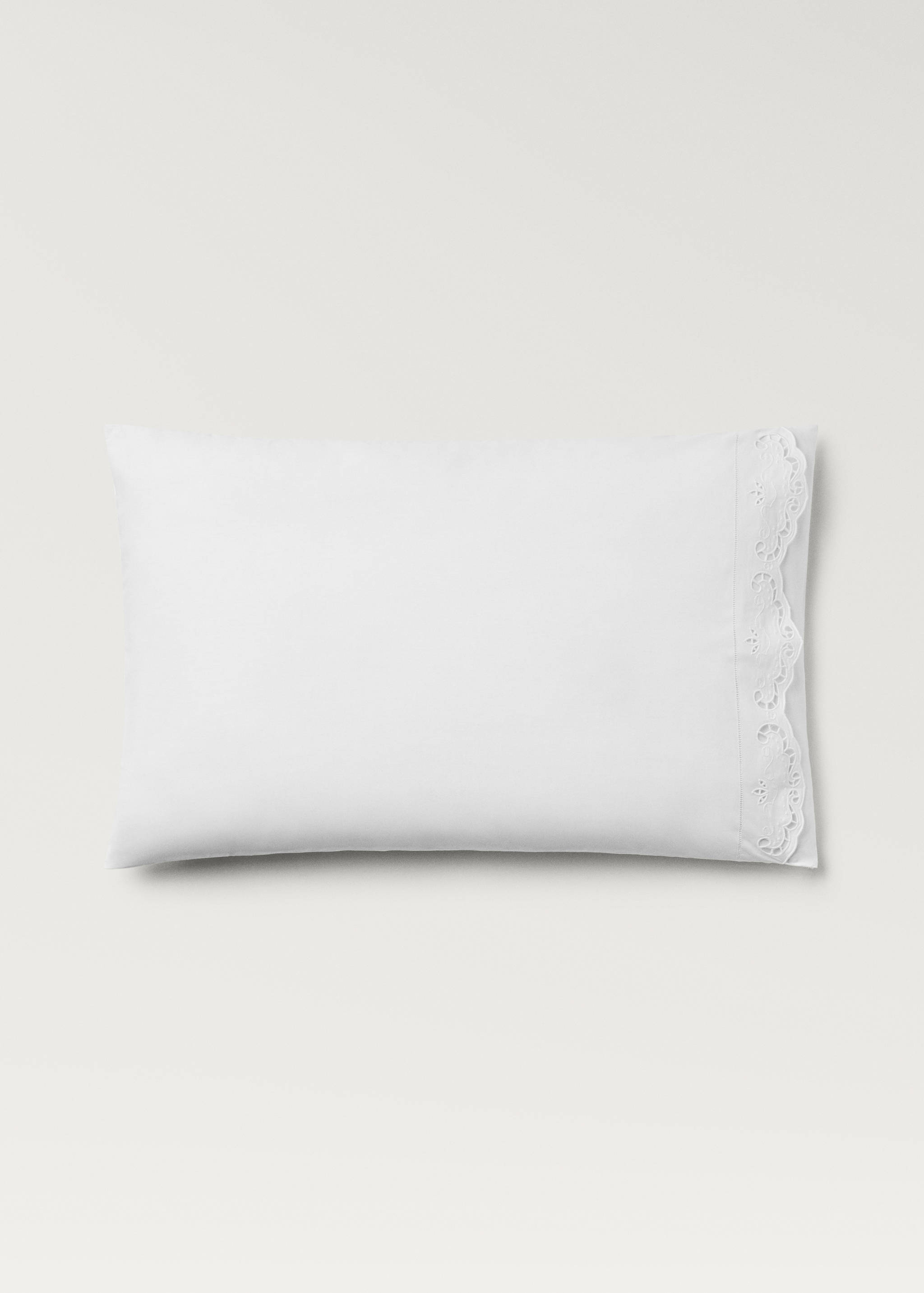 İki adet ajur işlemeli pamuklu yastık kılıfı 50x75 cm - Modelsiz ürün