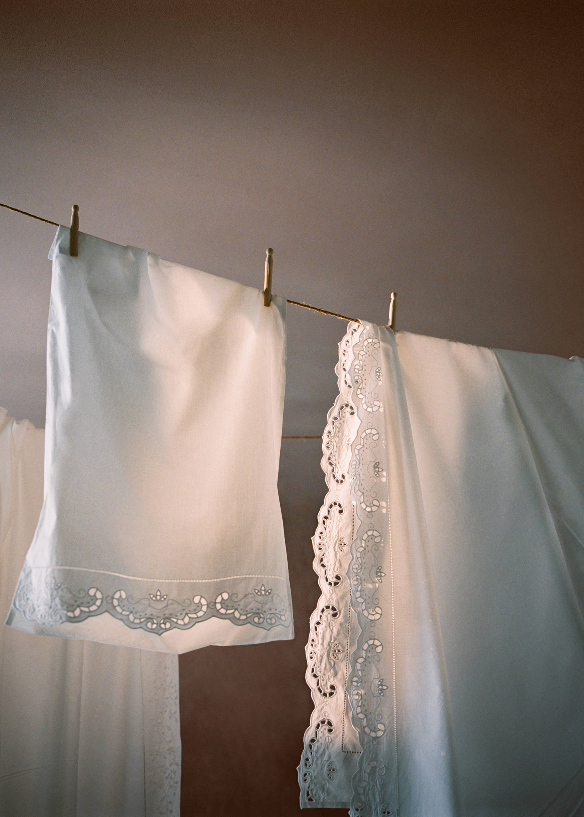 İki adet ajur işlemeli pamuklu yastık kılıfı 50x75 cm - Ürün detayı 6