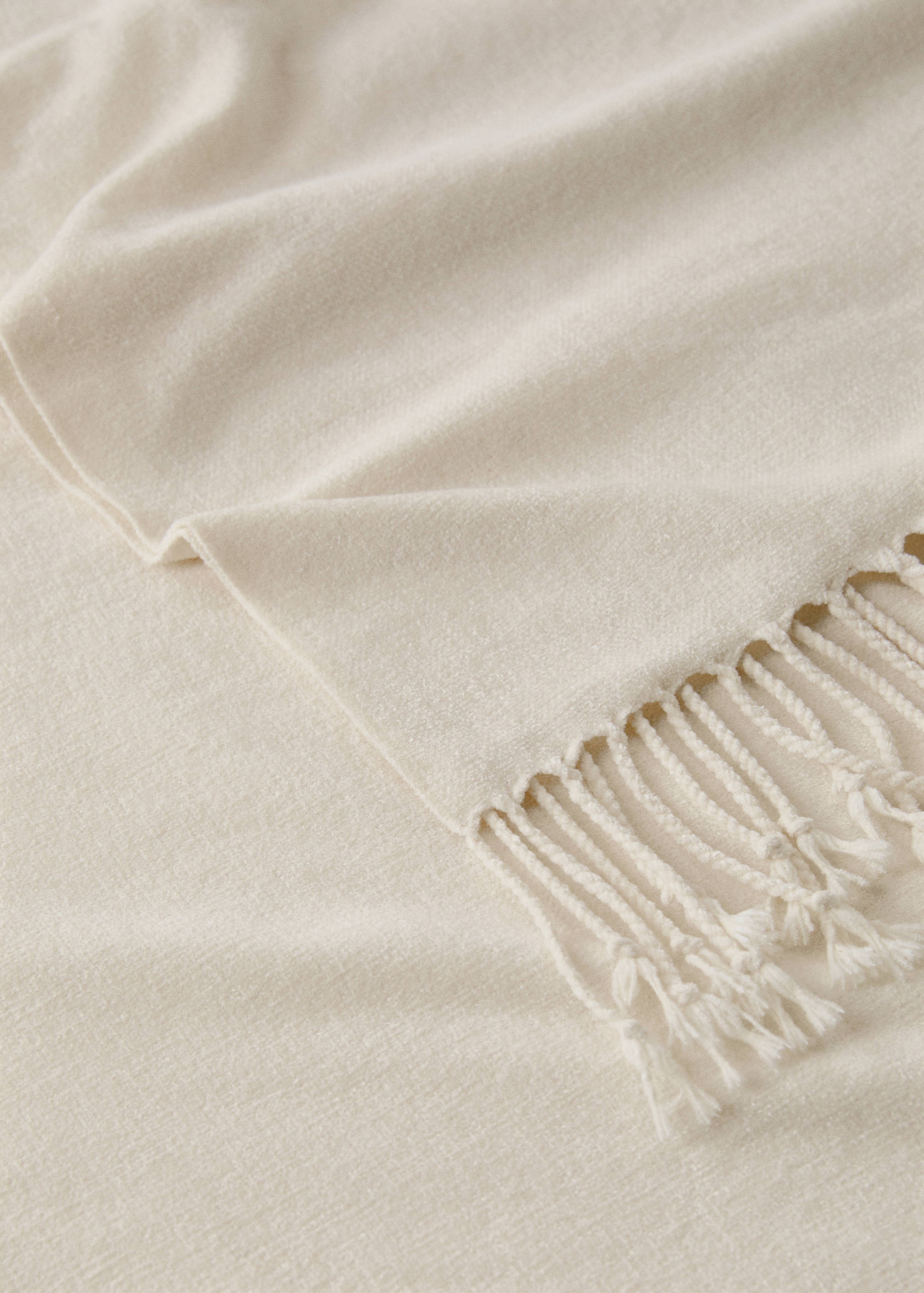 Chenille blanket with fringes - Details of the article 1