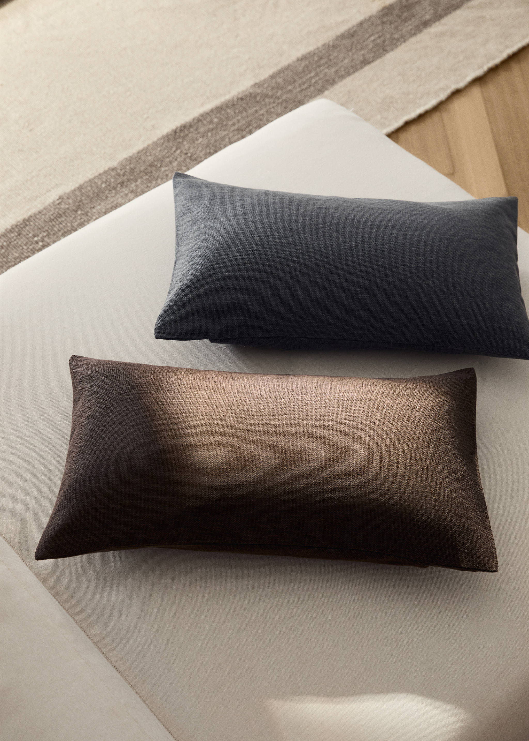 Cushion cover with structure, 30x50 cm - General plane
