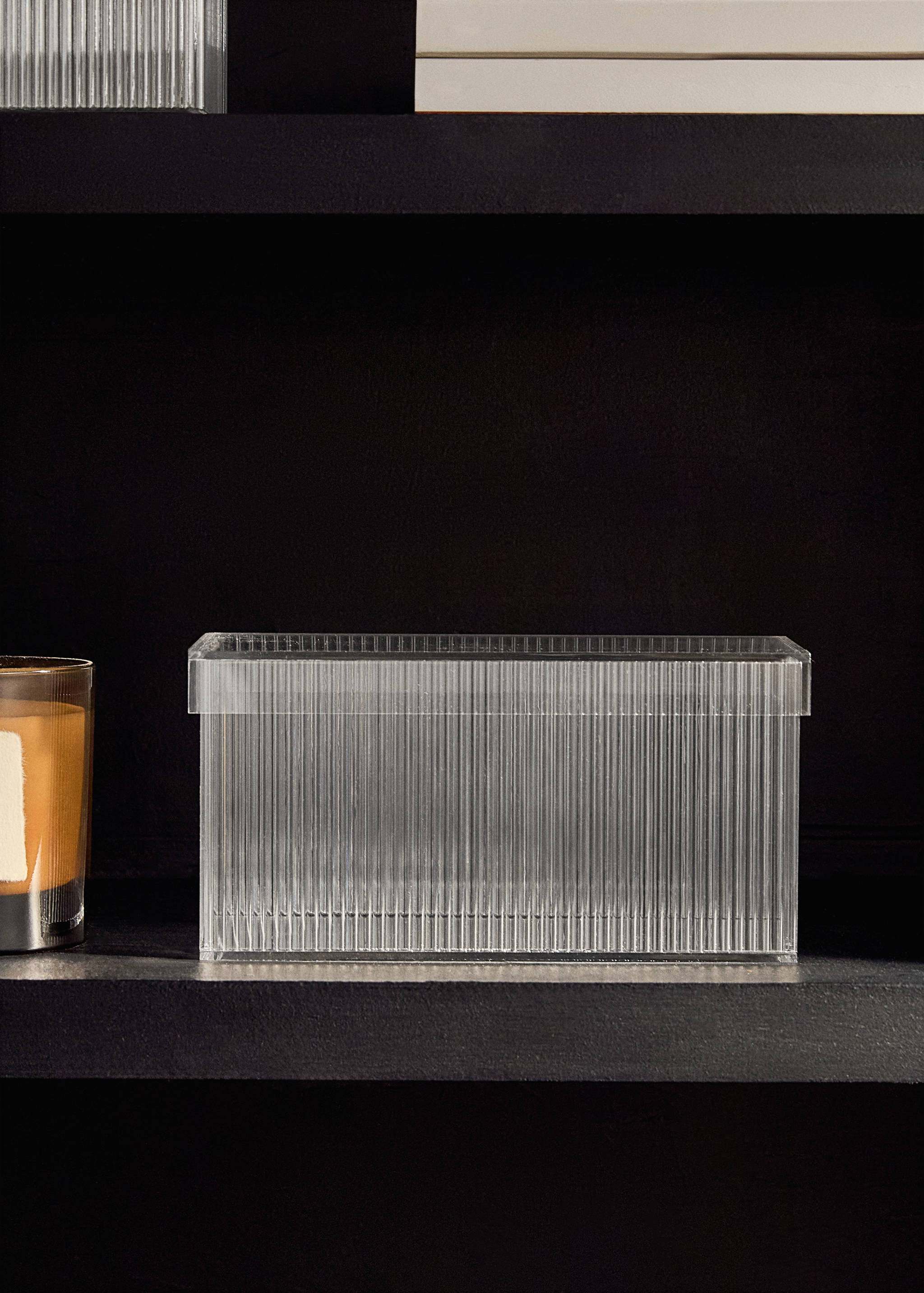 Medium transparent box - General plane