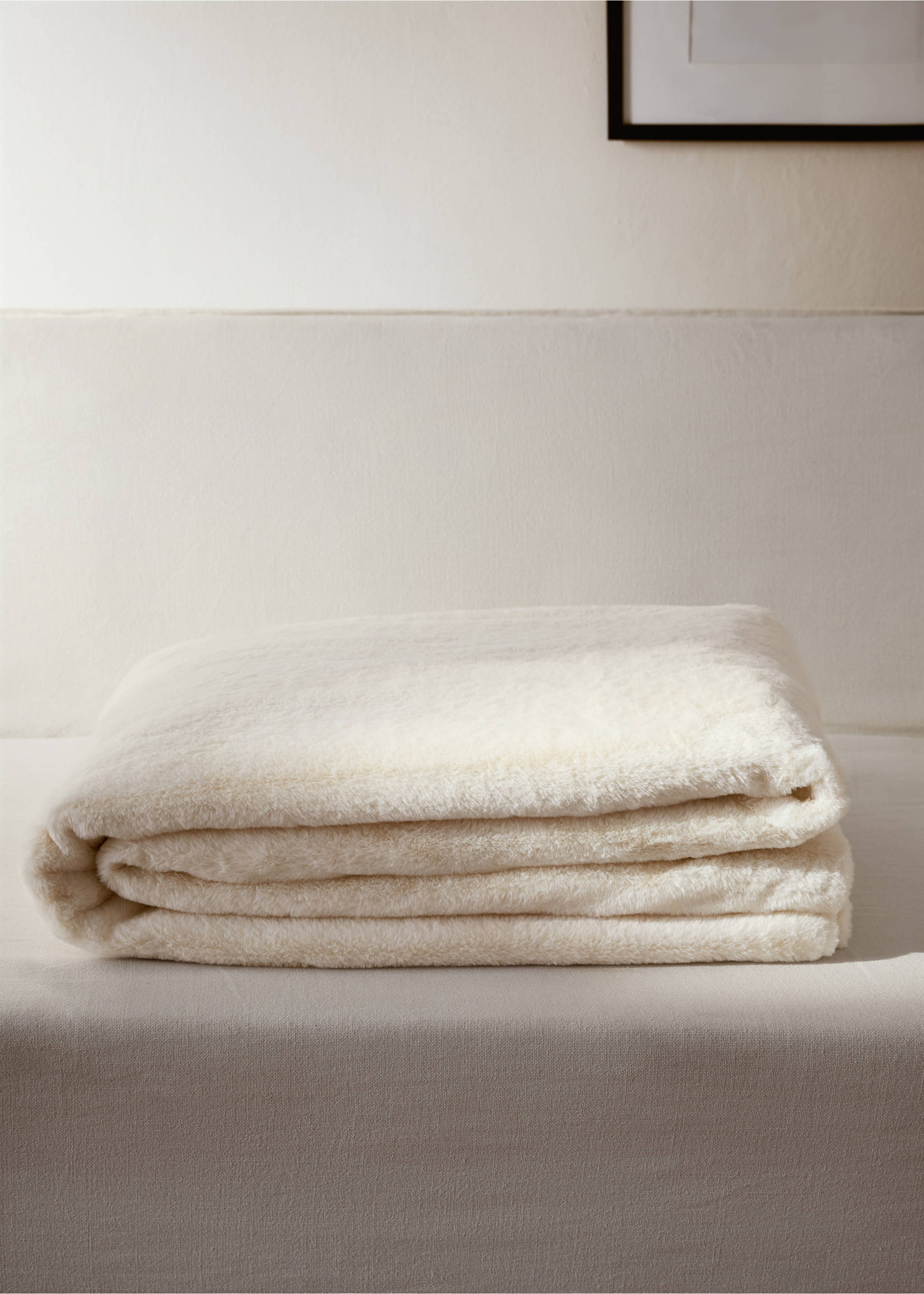 Large double-faced faux-fur blanket - General plane, Ivory White. Ref: 17043313-00.