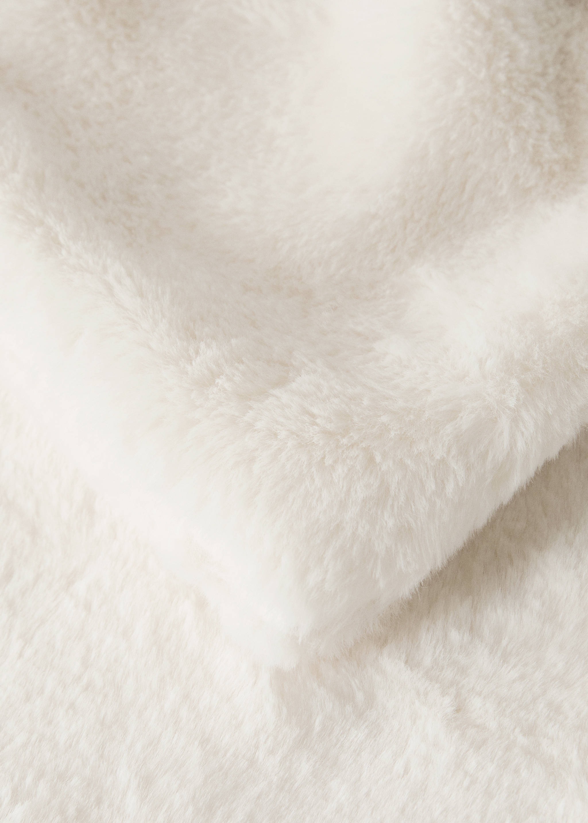 Large double-faced faux-fur blanket - Details of the article 2