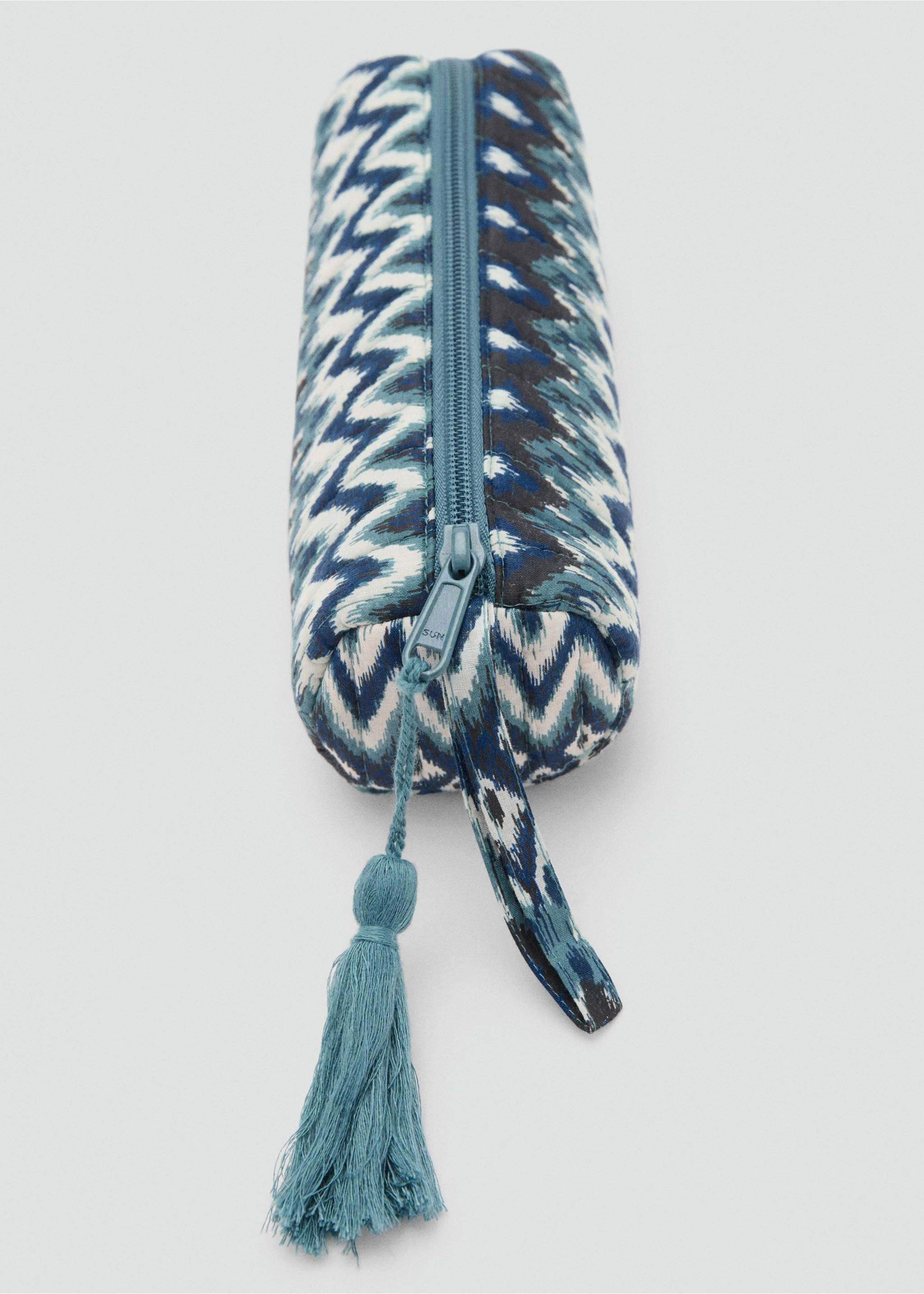 Case with ethnic print - Details of the article 1, Blue. Ref: 17043315-00.