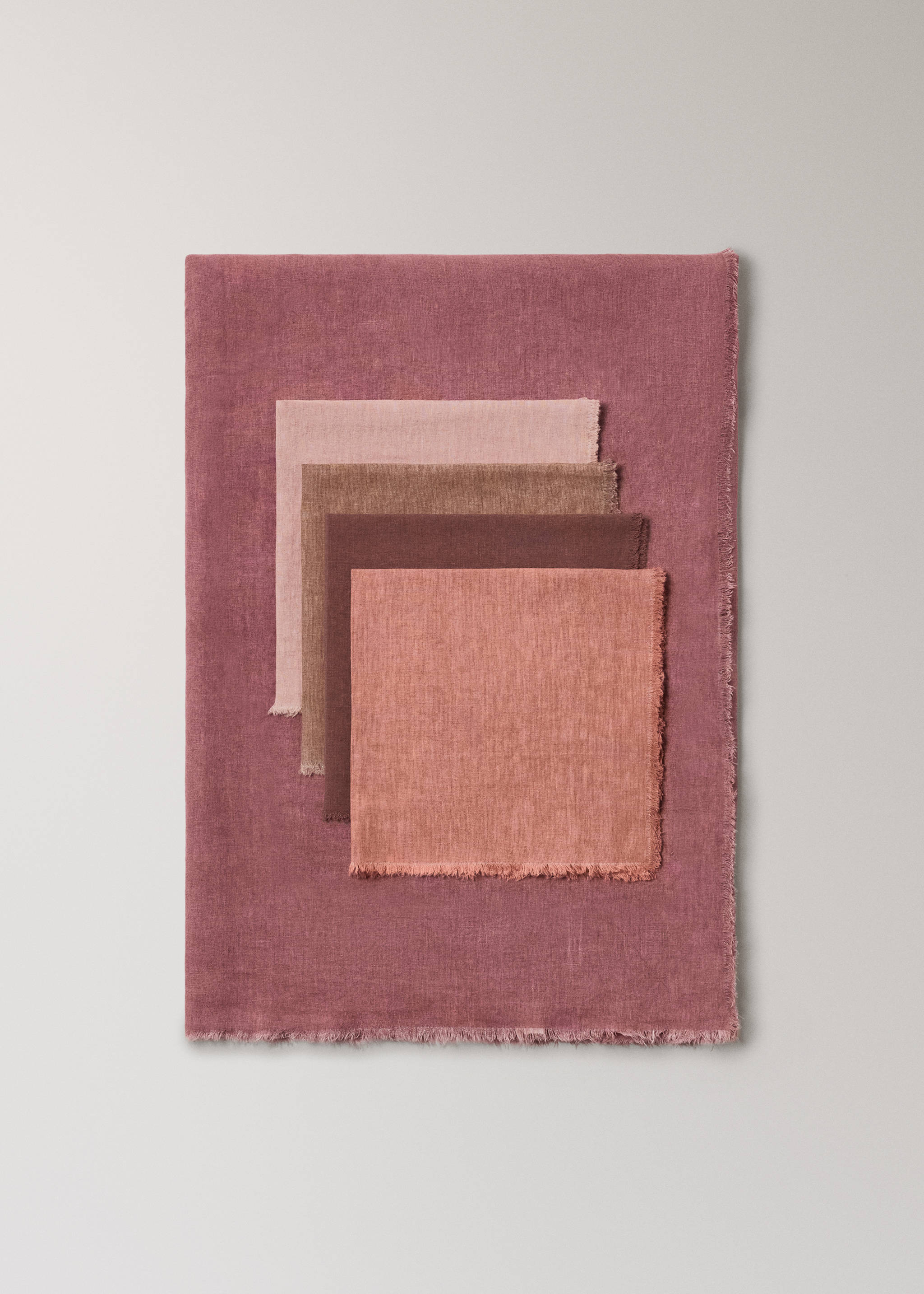 Mantel lino terminación deshilachado 6 a 8 comensales - Artículo sin modelo