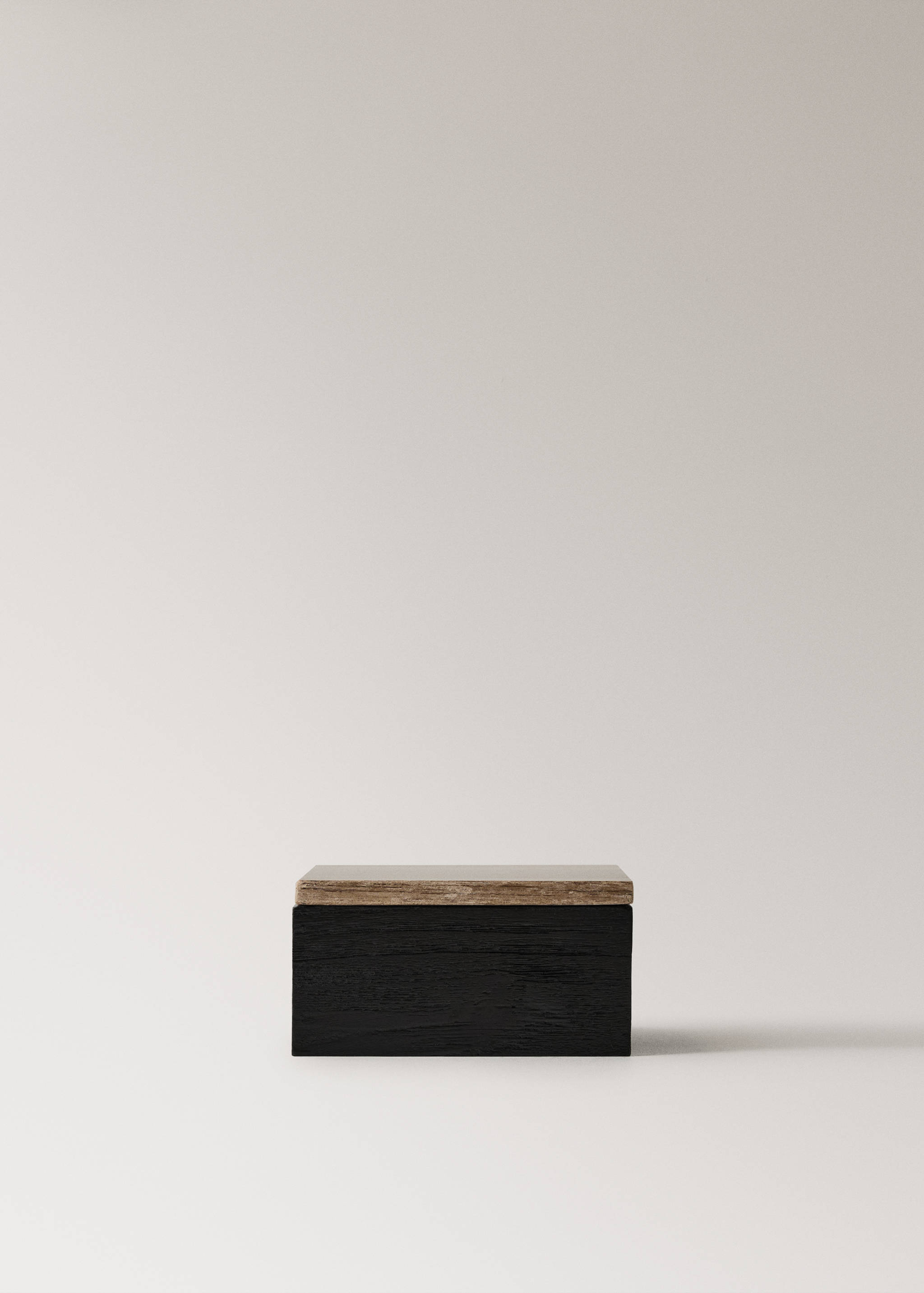 Caixa pequena decorativa de madeira petrificada - Artigo sem modelo