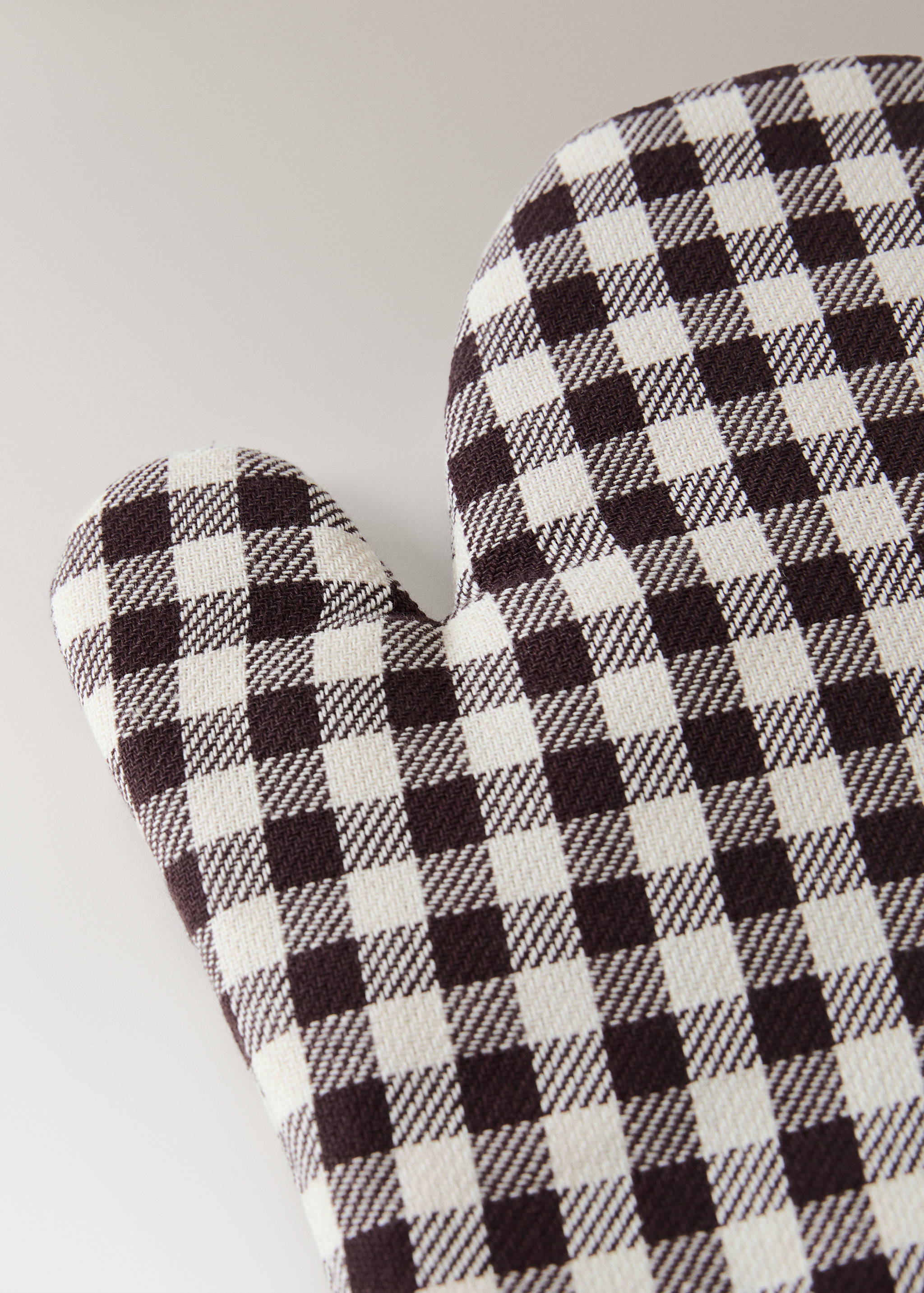 Gingham check cotton oven mitt - Details of the article 2