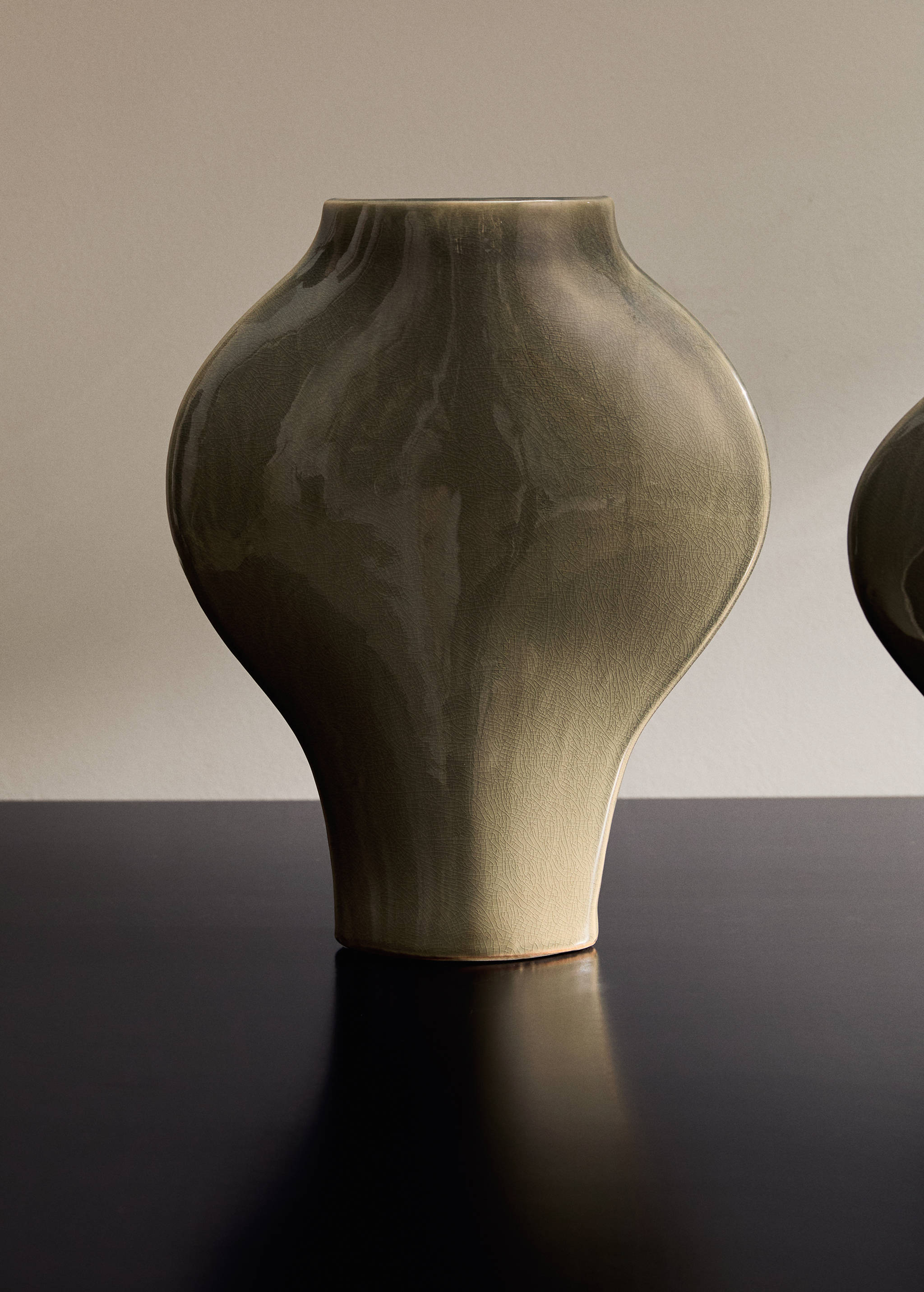 Large stoneware vase - General plane