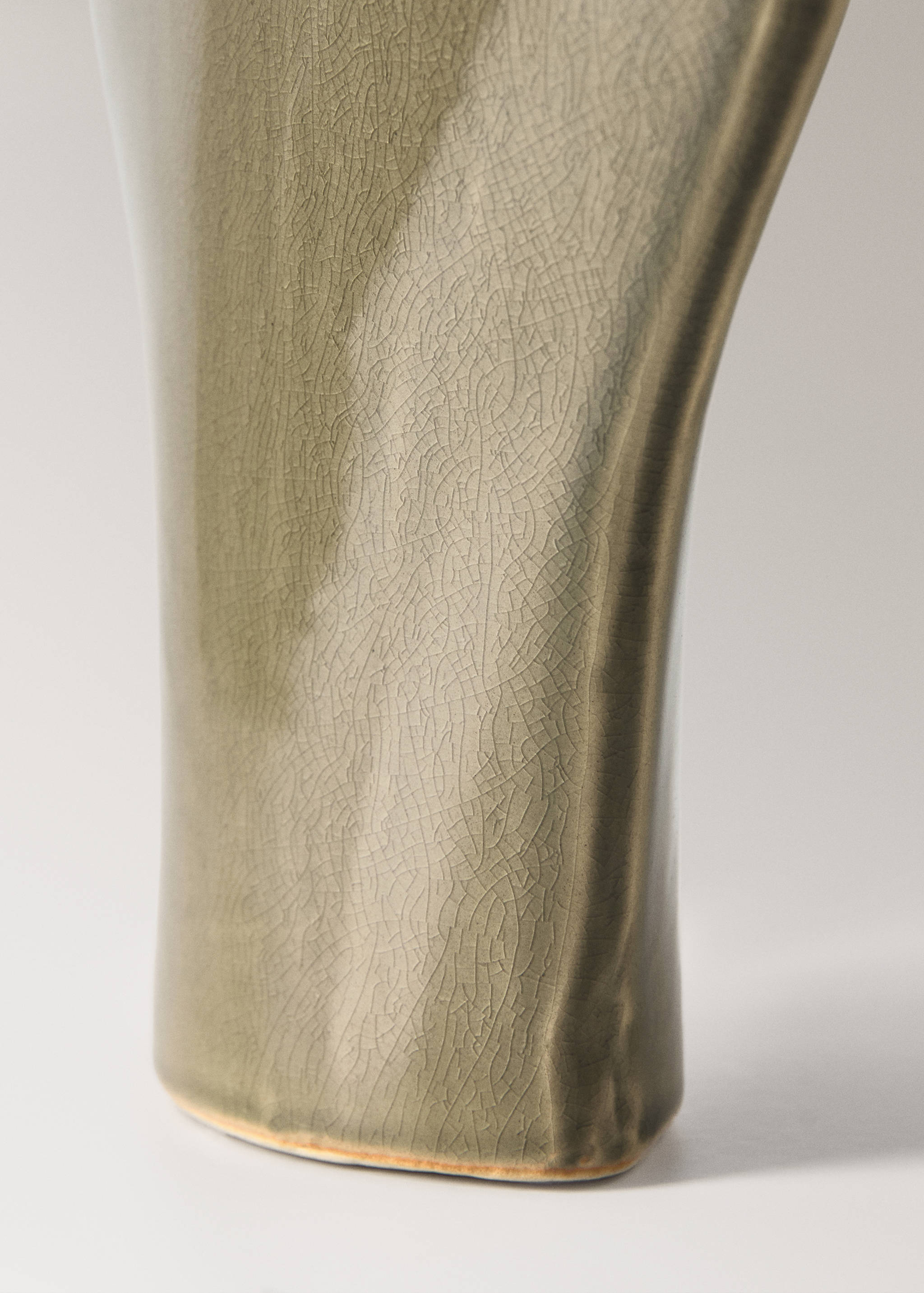 Large stoneware vase - Details of the article 2