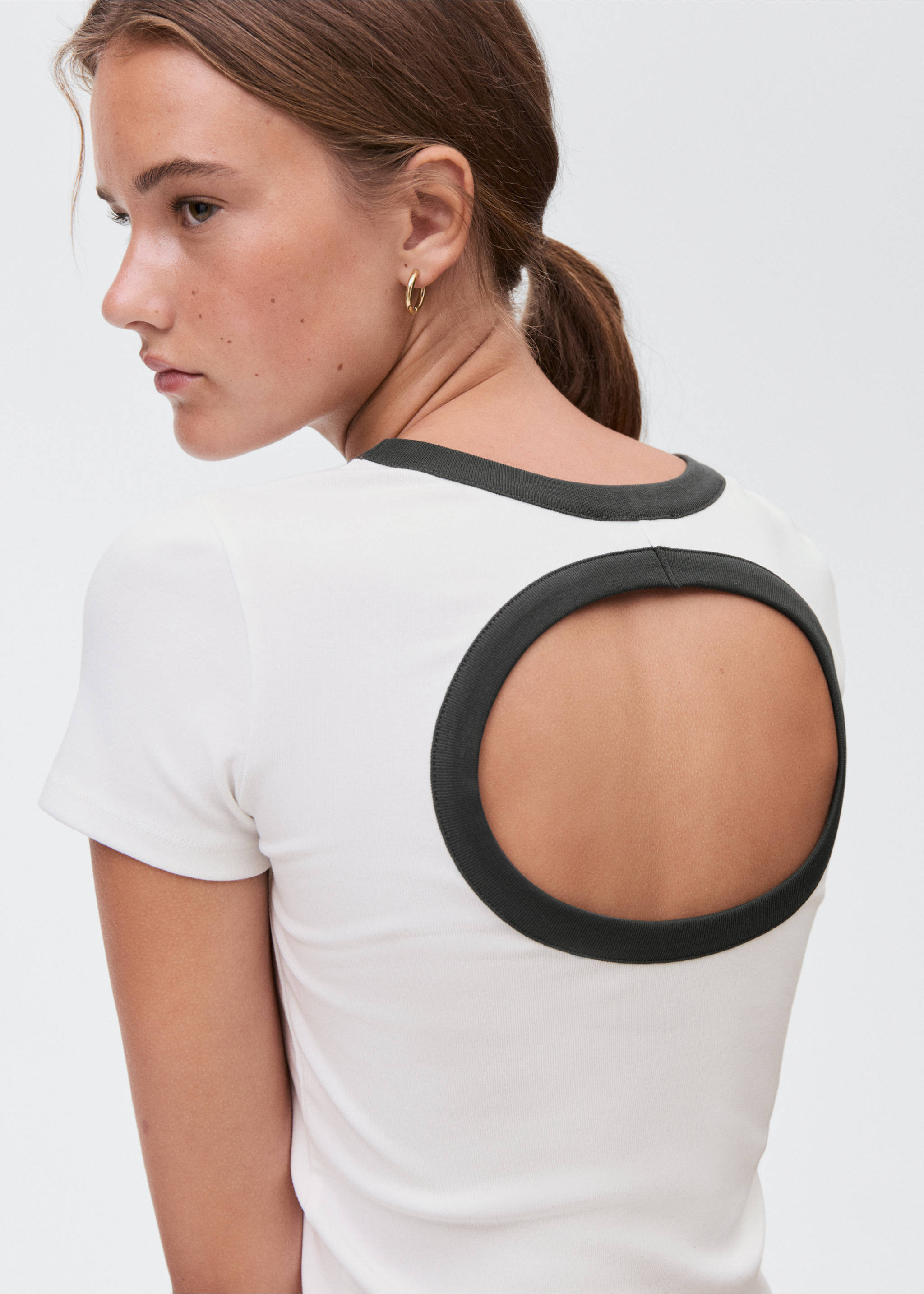 Contrasting collar cotton t-shirt - Details of the article 2, Off White. Ref: 17043335-00.