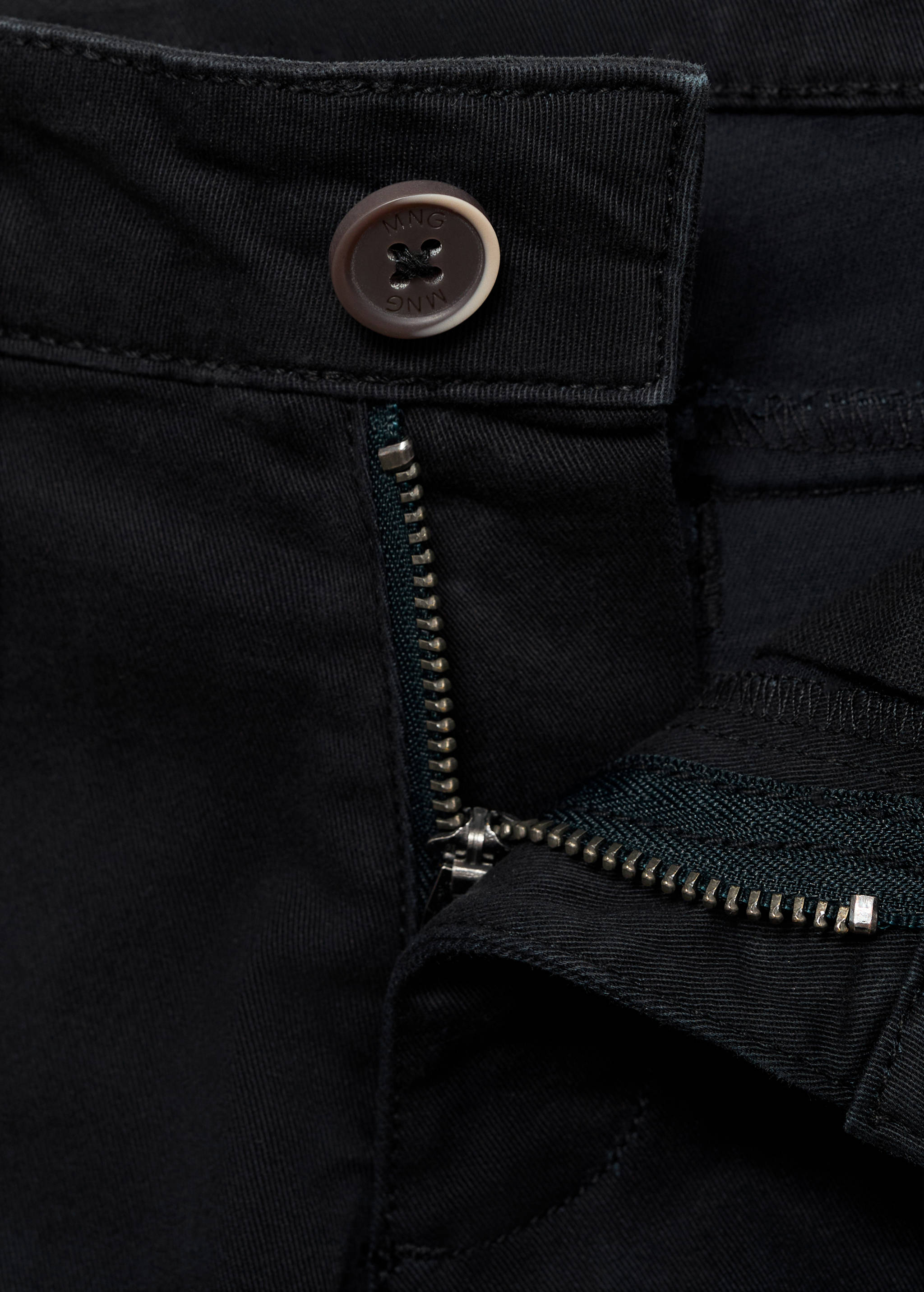 Cotton cargo trousers - Details of the article 0