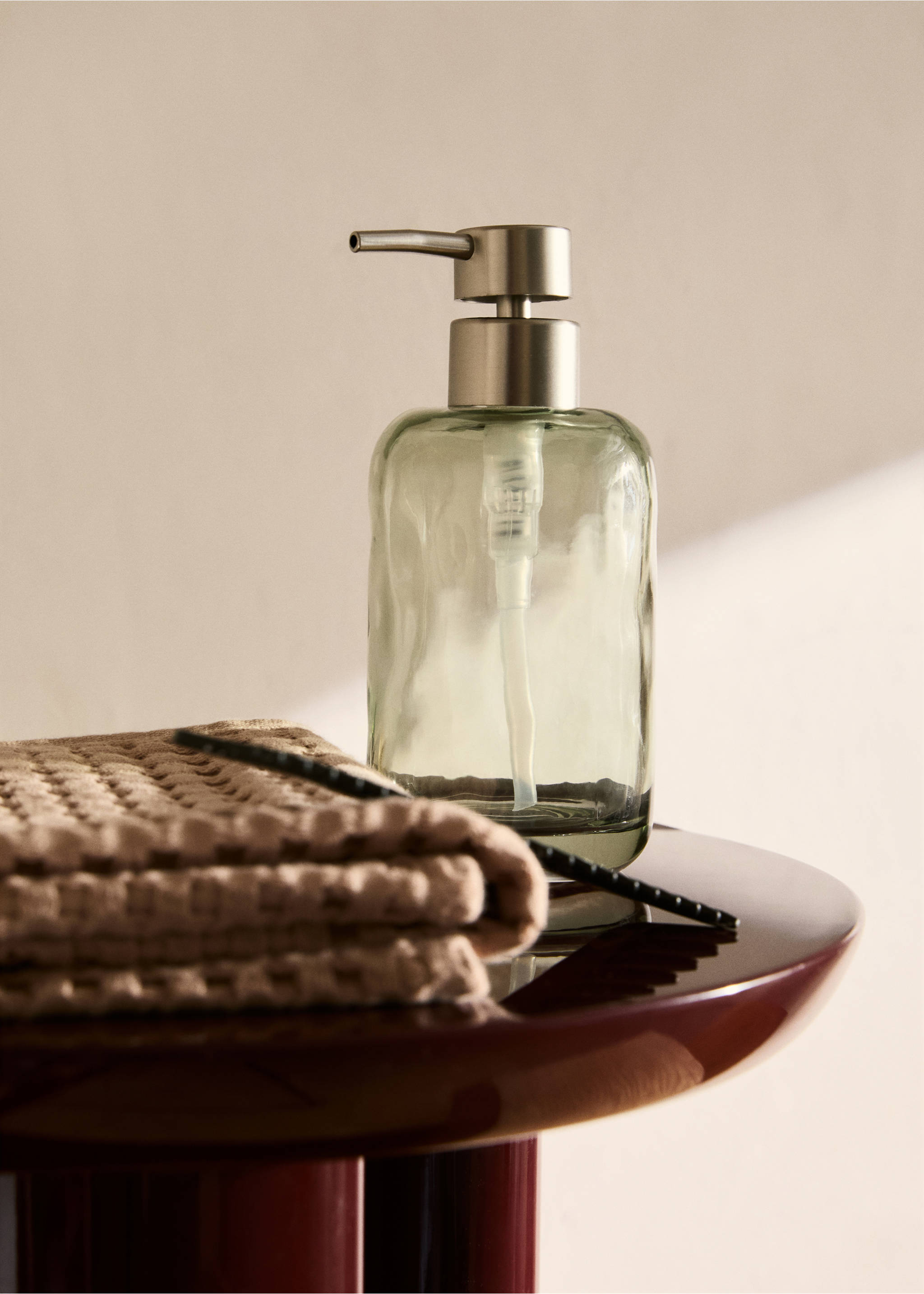 Cylindrical glass soap dispenser - General plane, Green. Ref: 17043803-00.