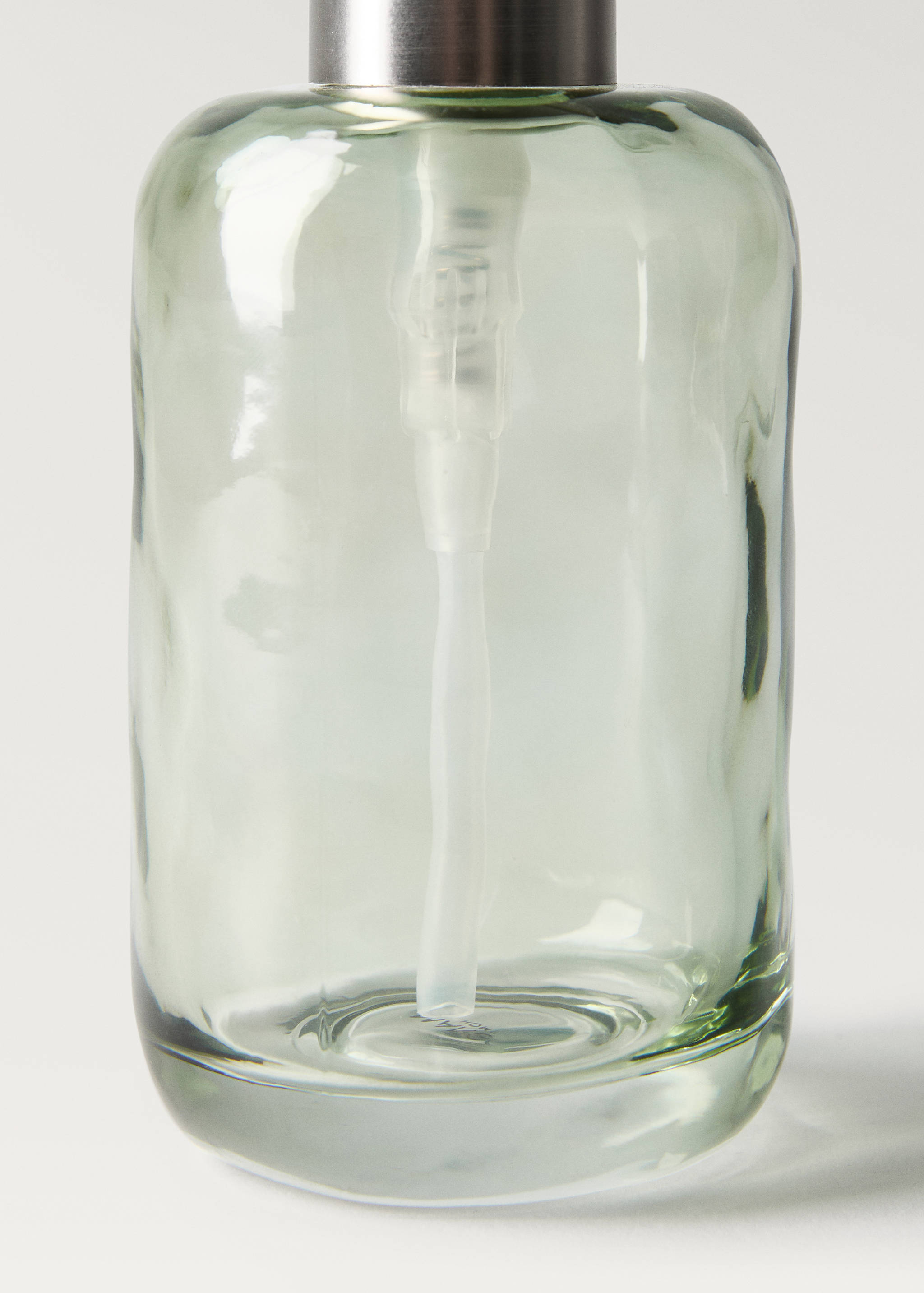 Cylindrical glass soap dispenser - Details of the article 2