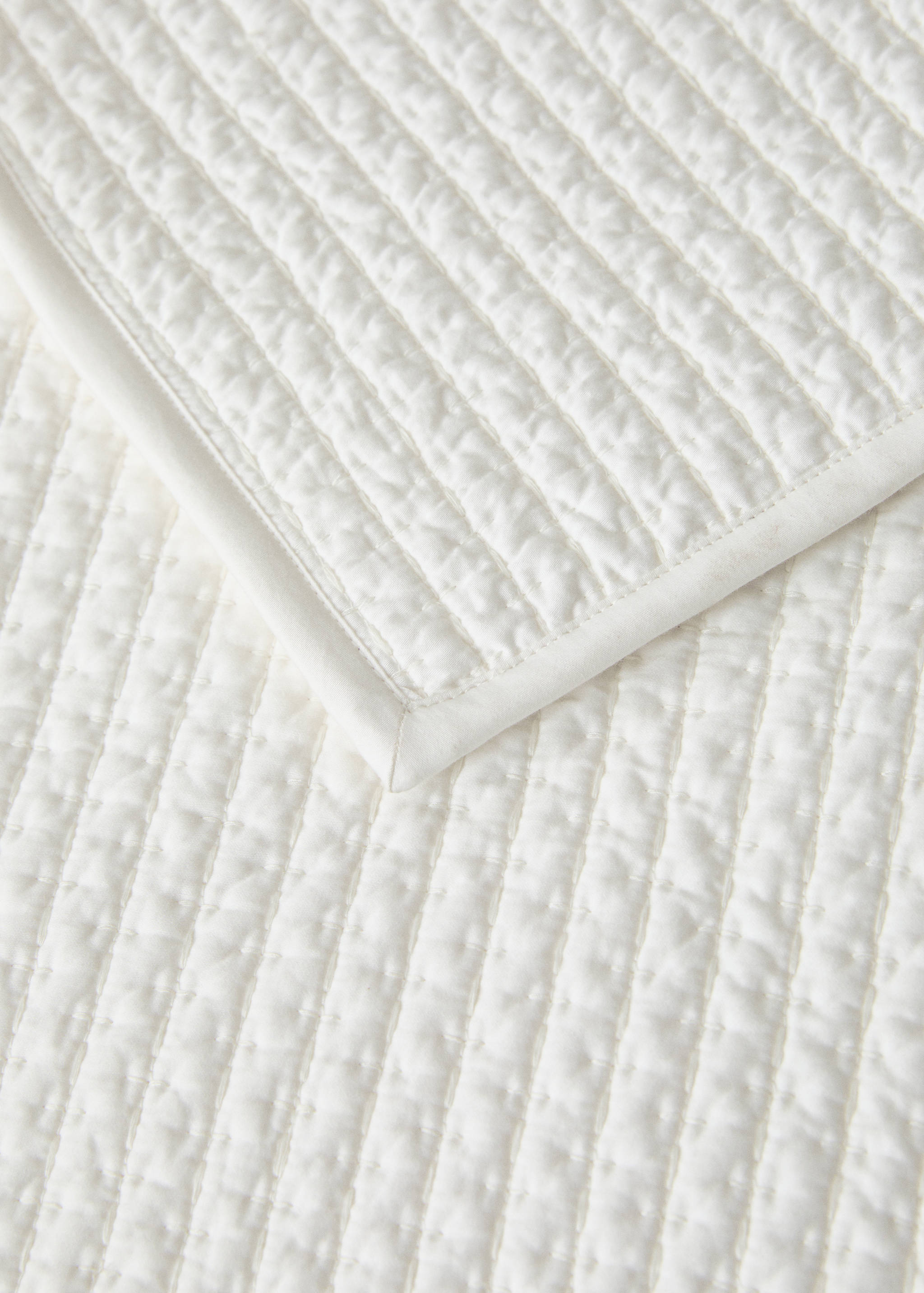 Satin bedspread for 130/150 cm bed - Details of the article 1