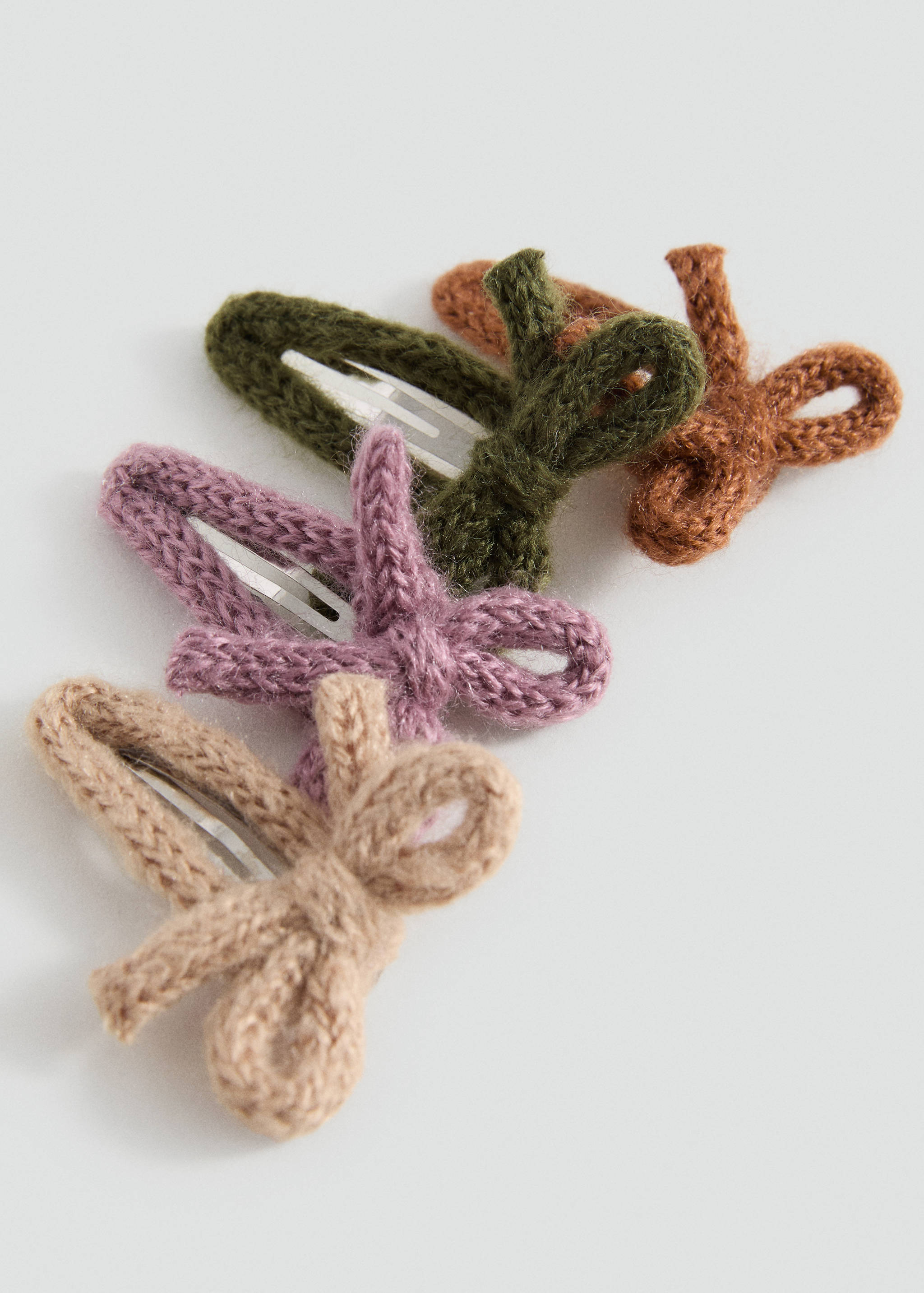 Набор заколок - Средний план