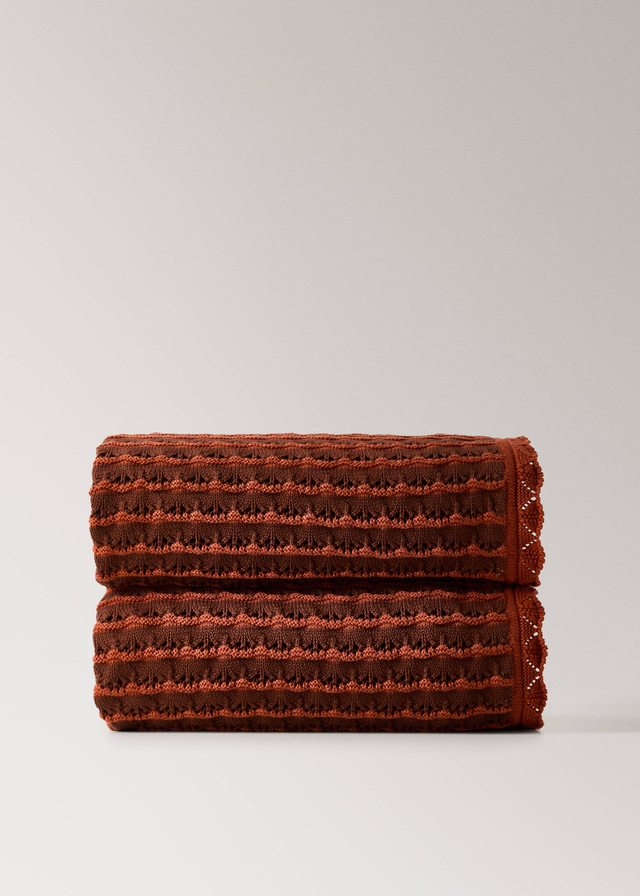 Barnfilt 100% bomull med hålmönstrade ränder - Artikel utan modell